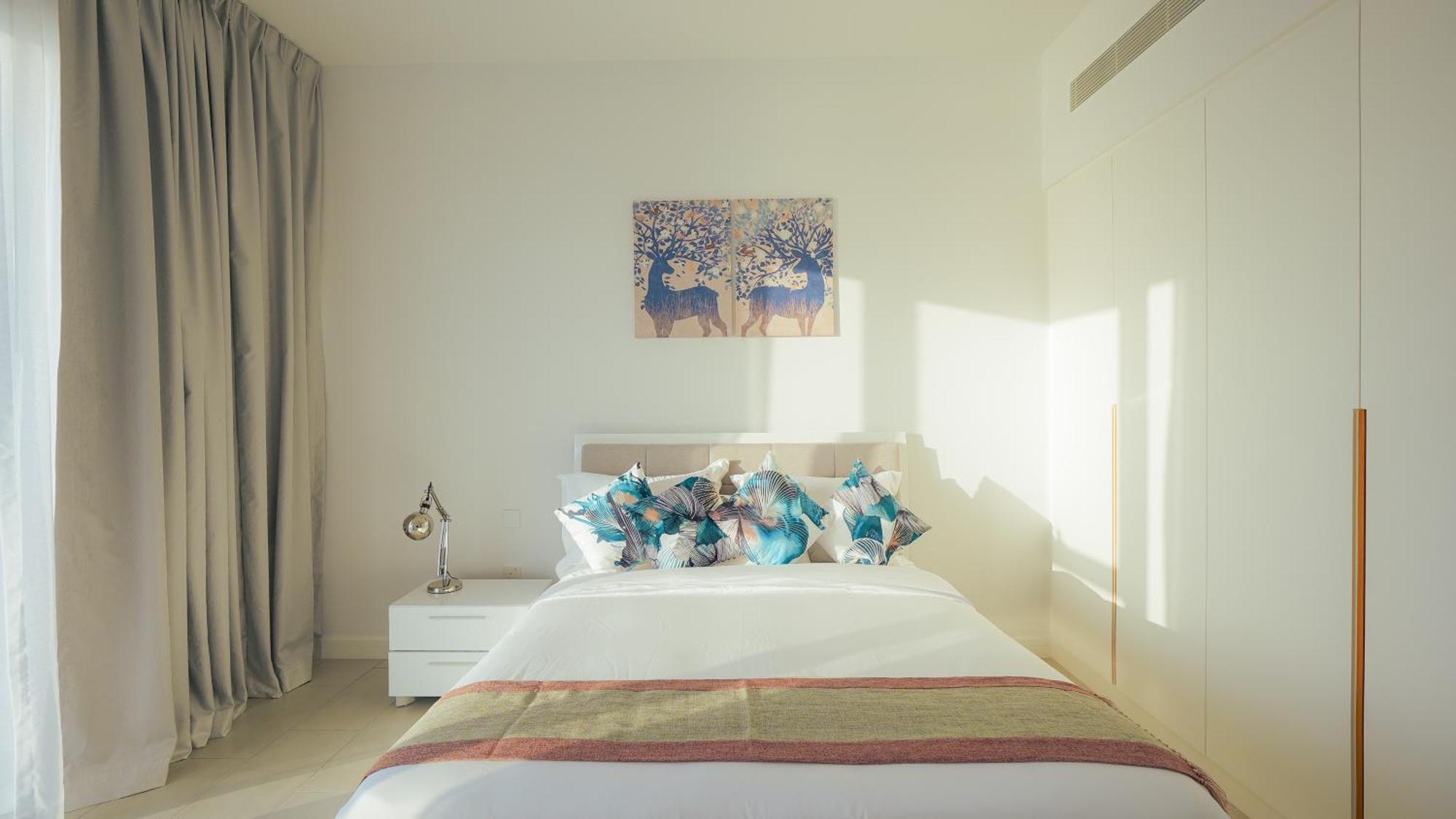 Spacious La Vie 3br With Private Access By Anw Apartment Dubai