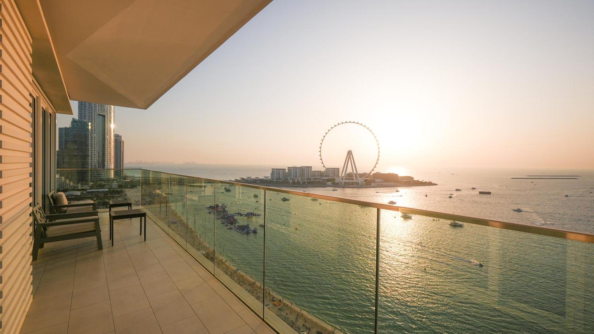 Spacious La Vie 3br With Private Access By Anw Apartment