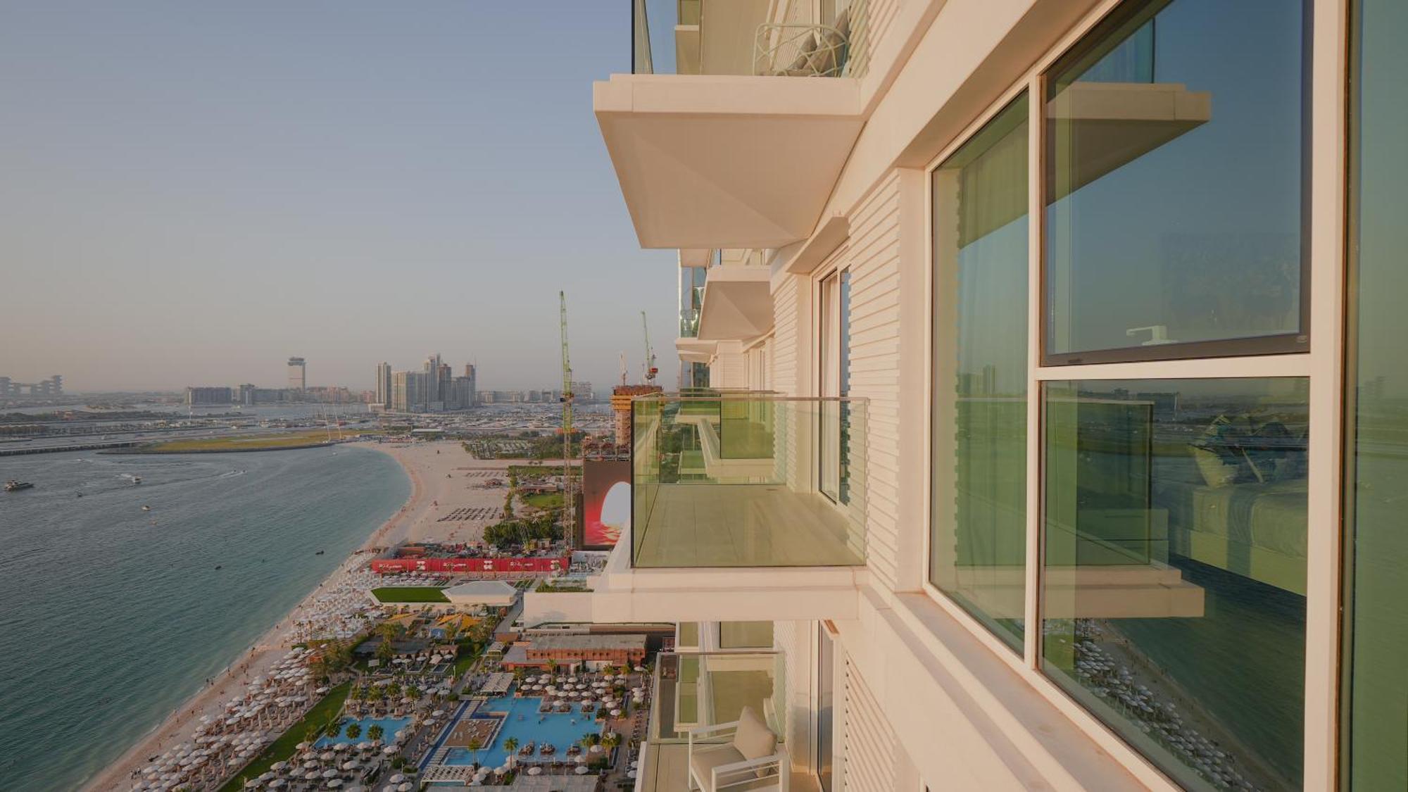 Spacious La Vie 3br With Private Access By Anw Apartment Dubai