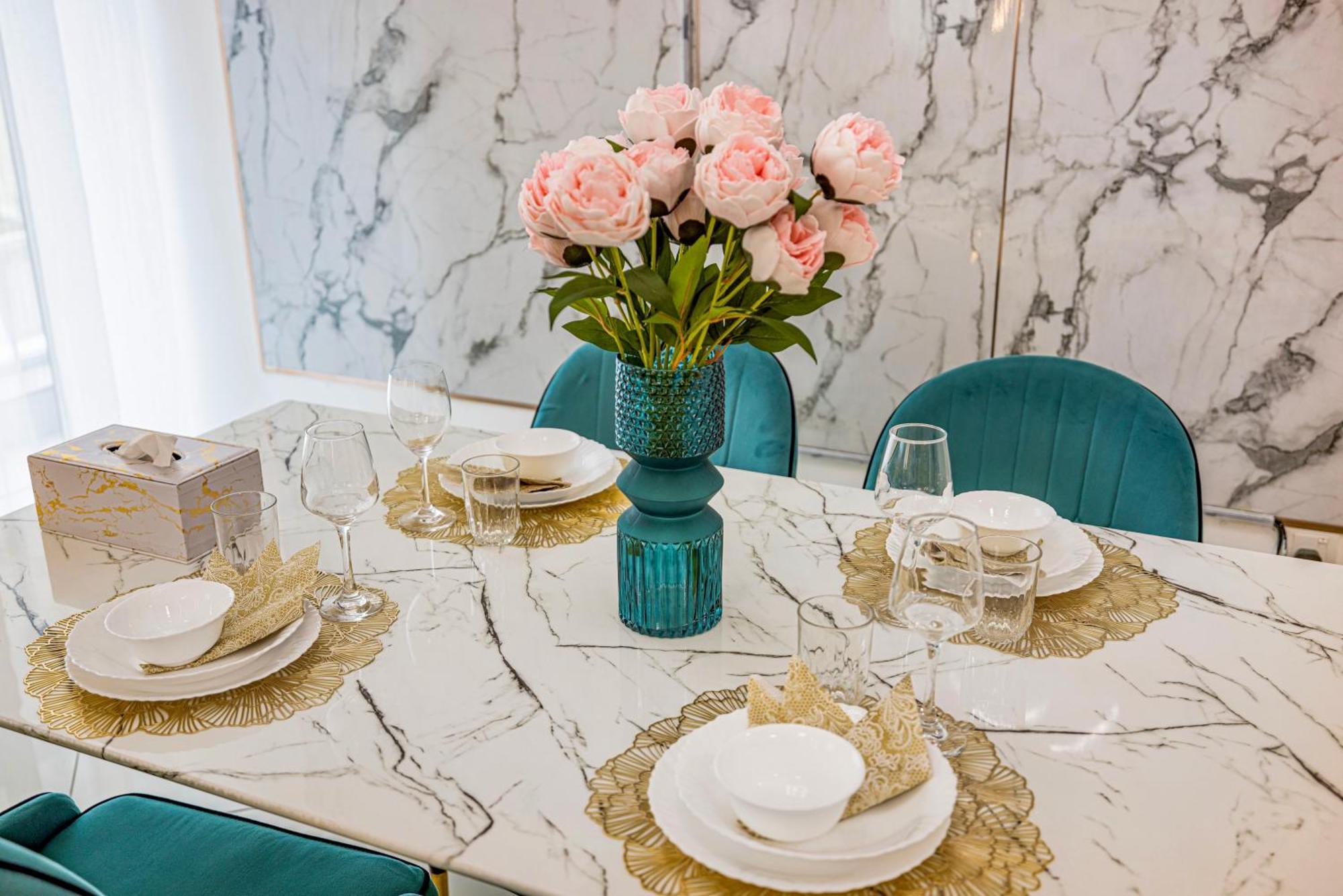 Apartment 5 Star Beach Access Serviced Apartment: Marina Heart