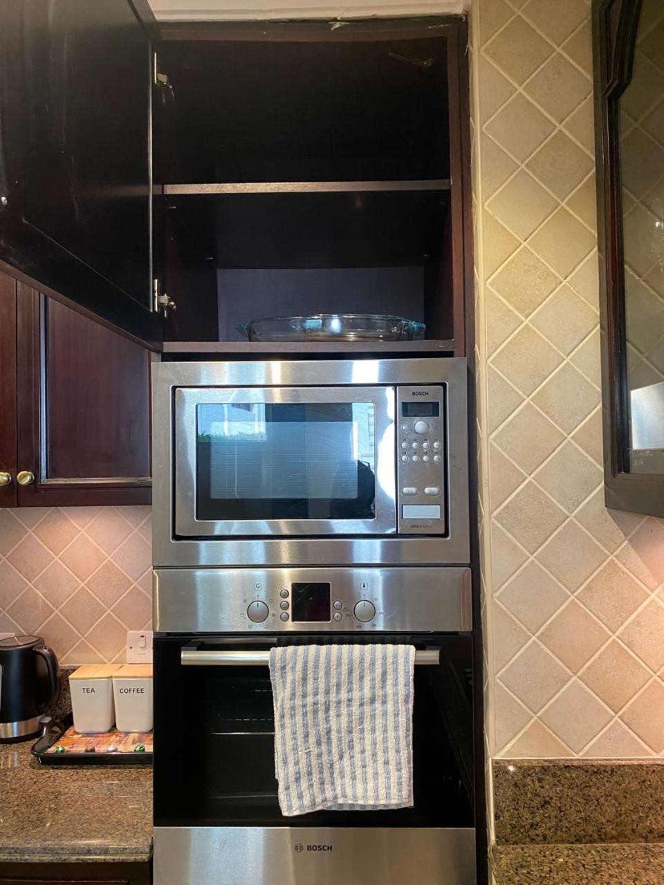 Luxurious Burj View Oasis 2 Bedroom *