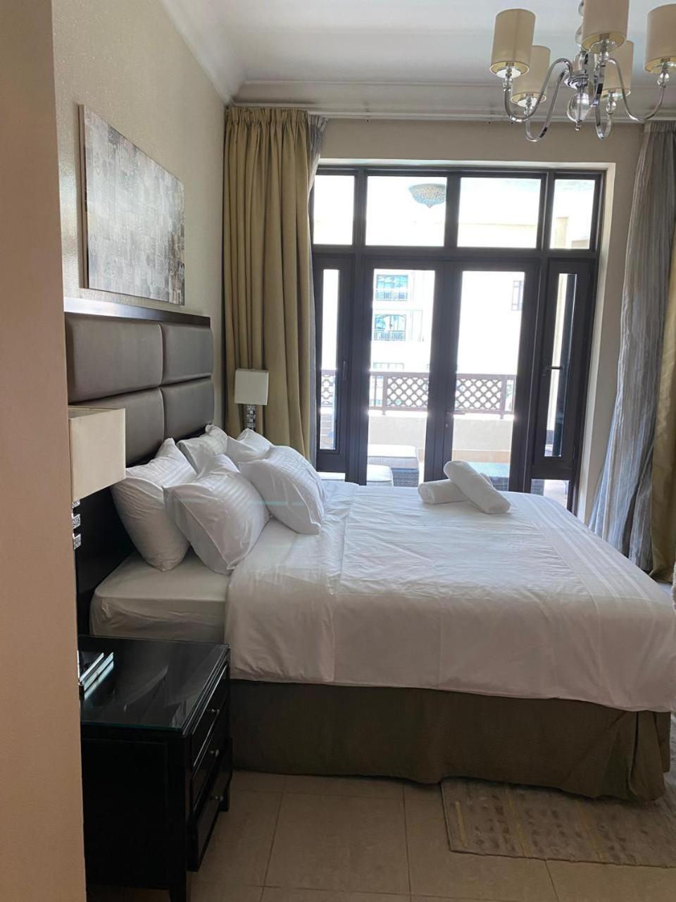 Apartment Luxurious Burj View Oasis 2 Bedroom *
