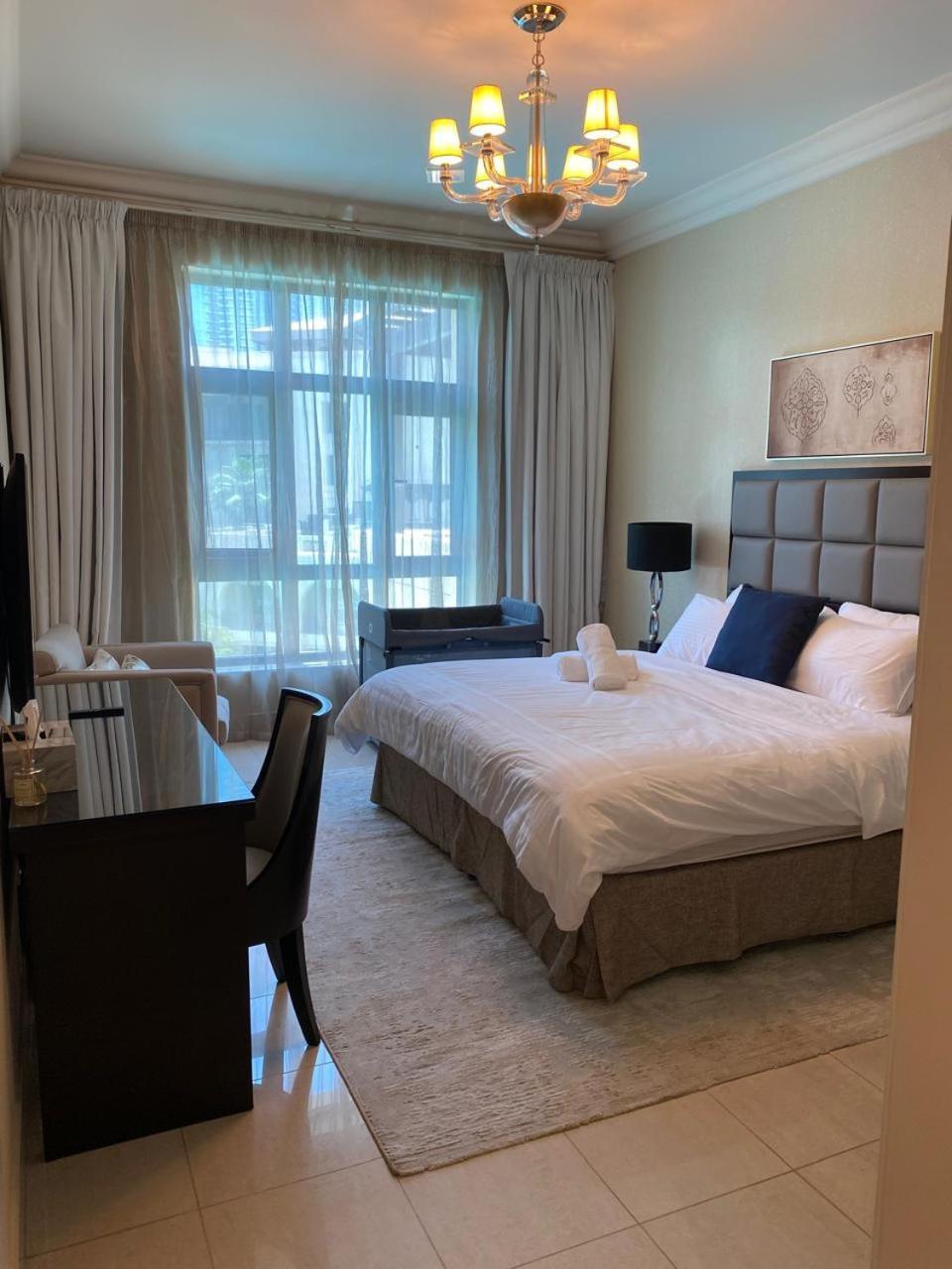 Luxurious Burj View Oasis 2 Bedroom