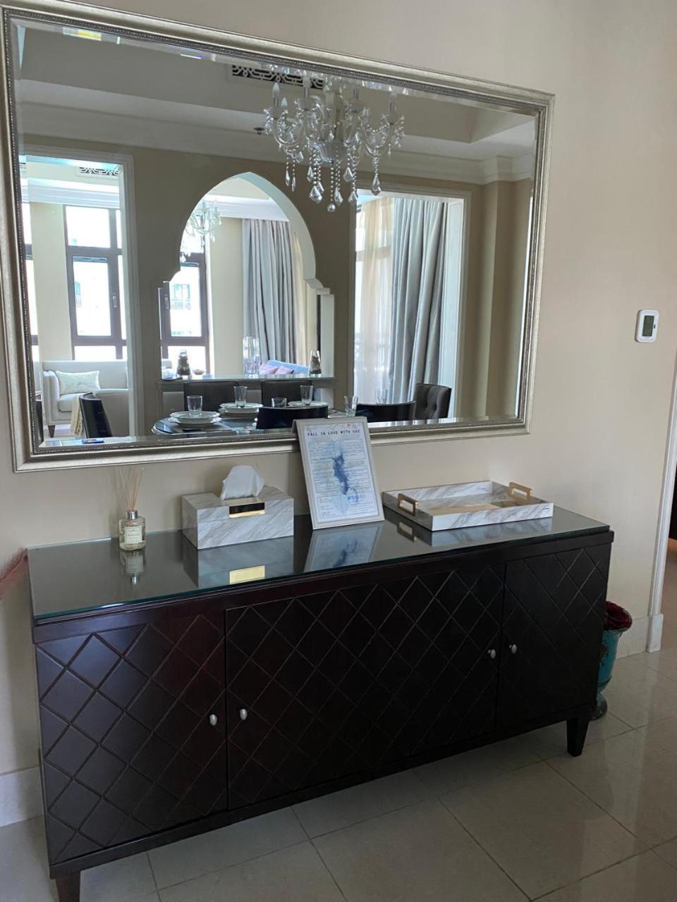 Luxurious Burj View Oasis 2 Bedroom *