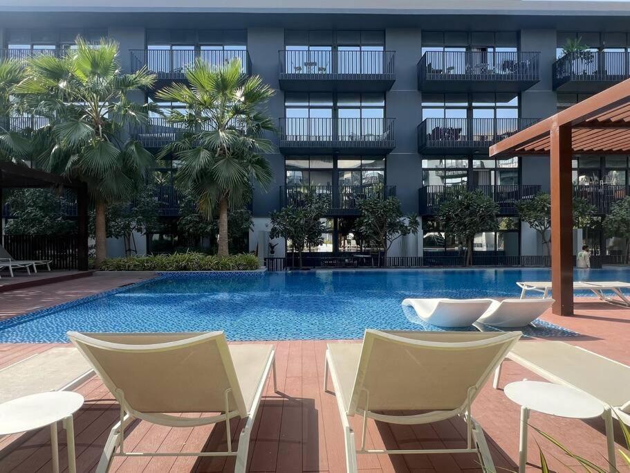 Spacious 2br With Community View Apartment