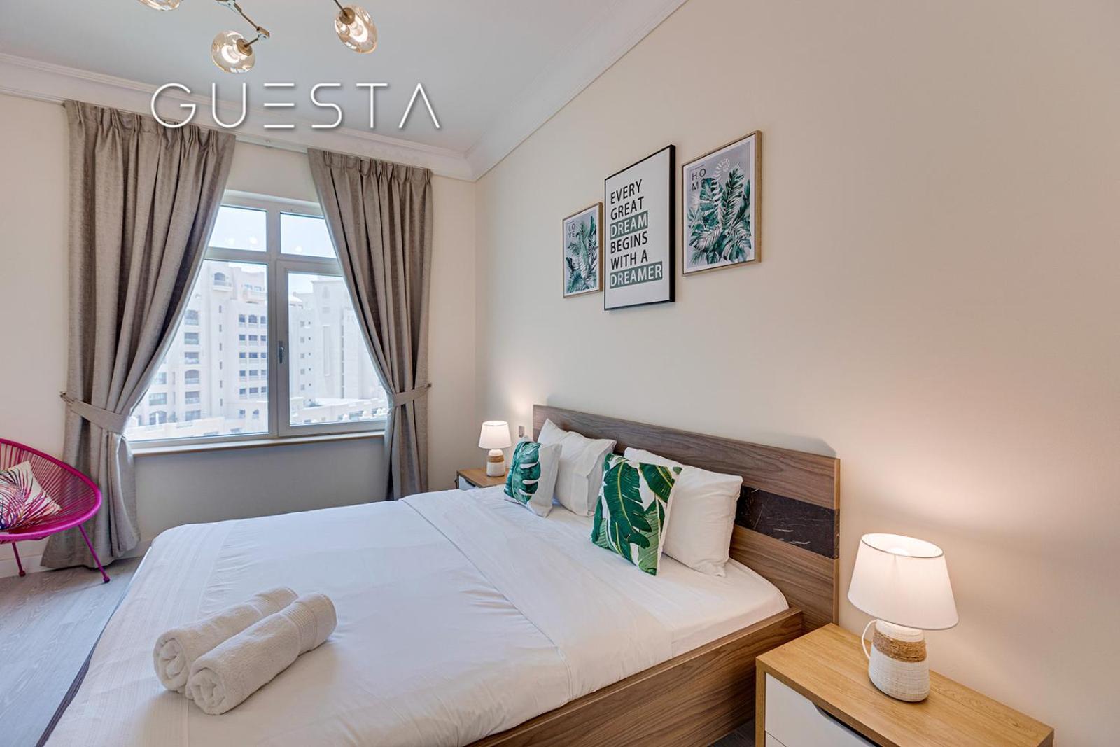 Shoreline The Palm, Free & Pool Access * Dubai
