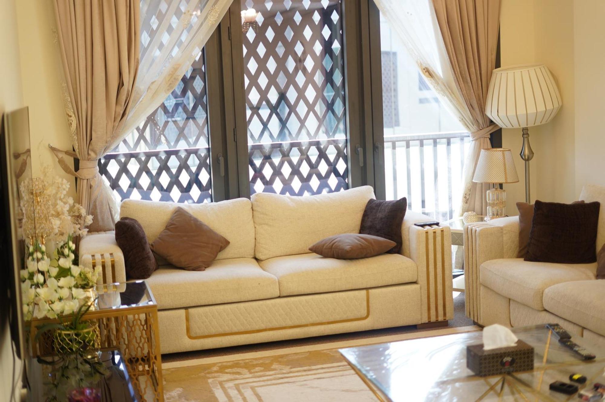 Apartment Brown Stone - Mirdif Hills Airport *