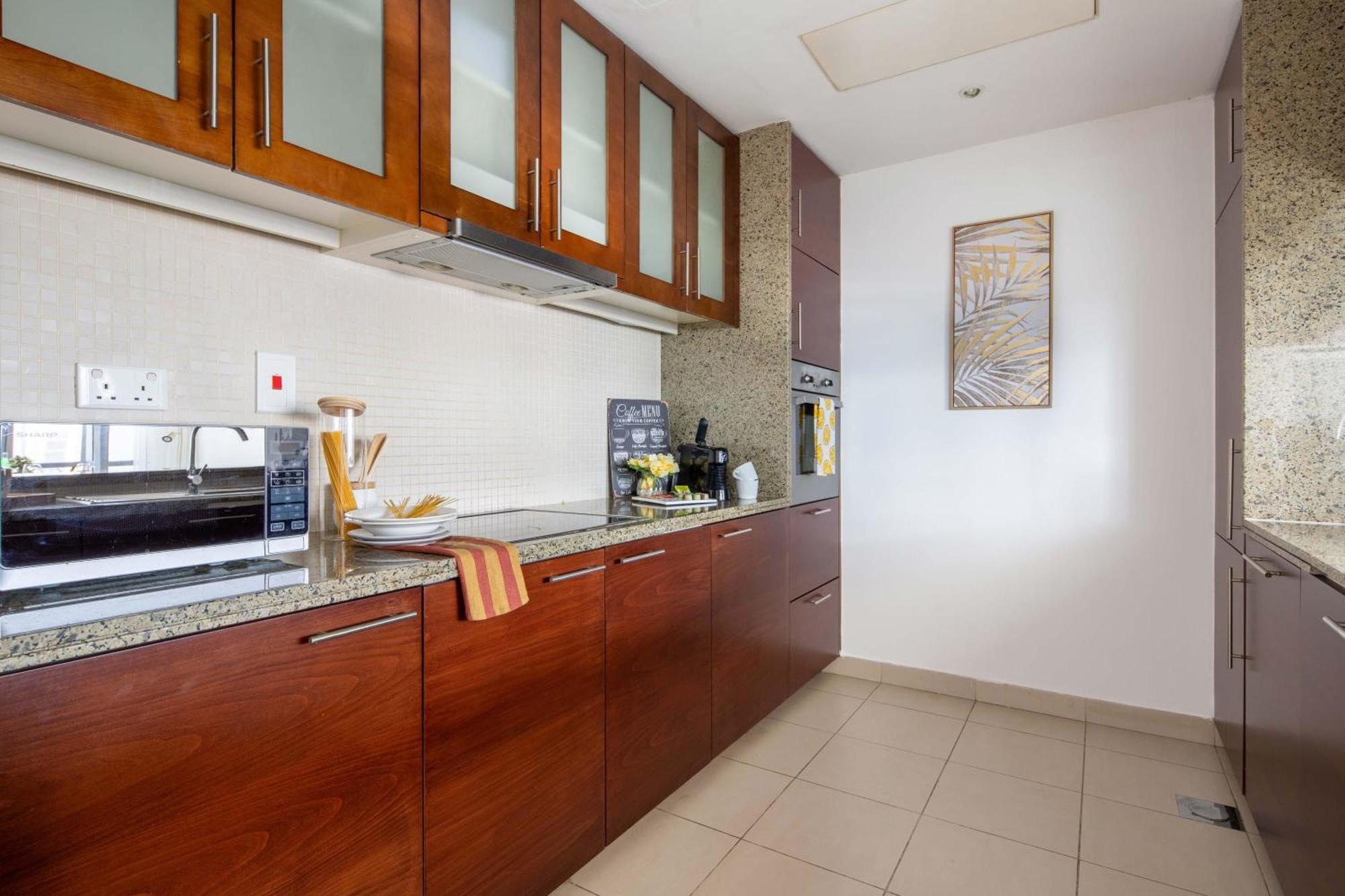Frank Porter - South Ridge 6 Apartment Dubai