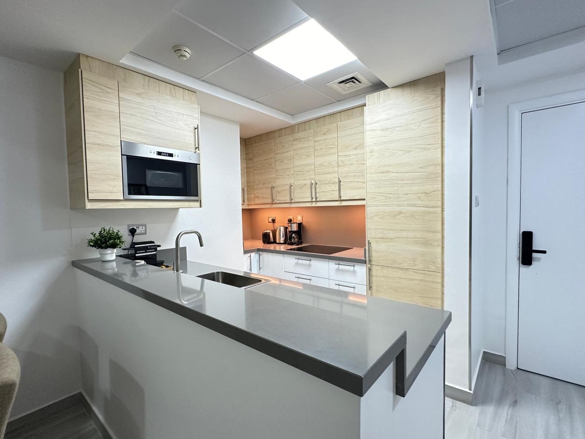 Modern 1br In Marina With Sea View