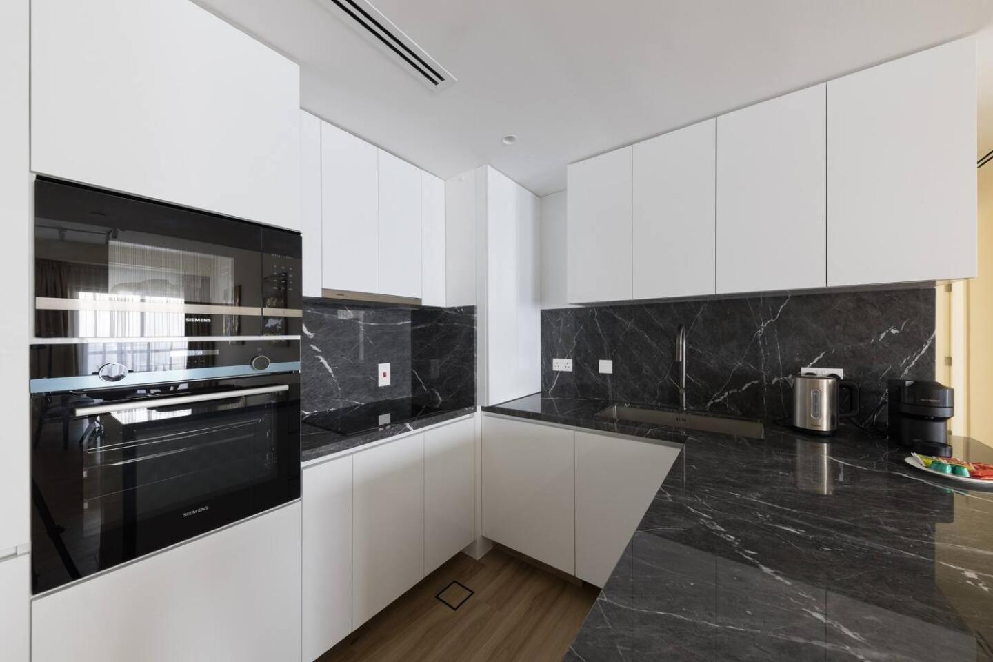 Luxury Living On The Floor Full Marina View *