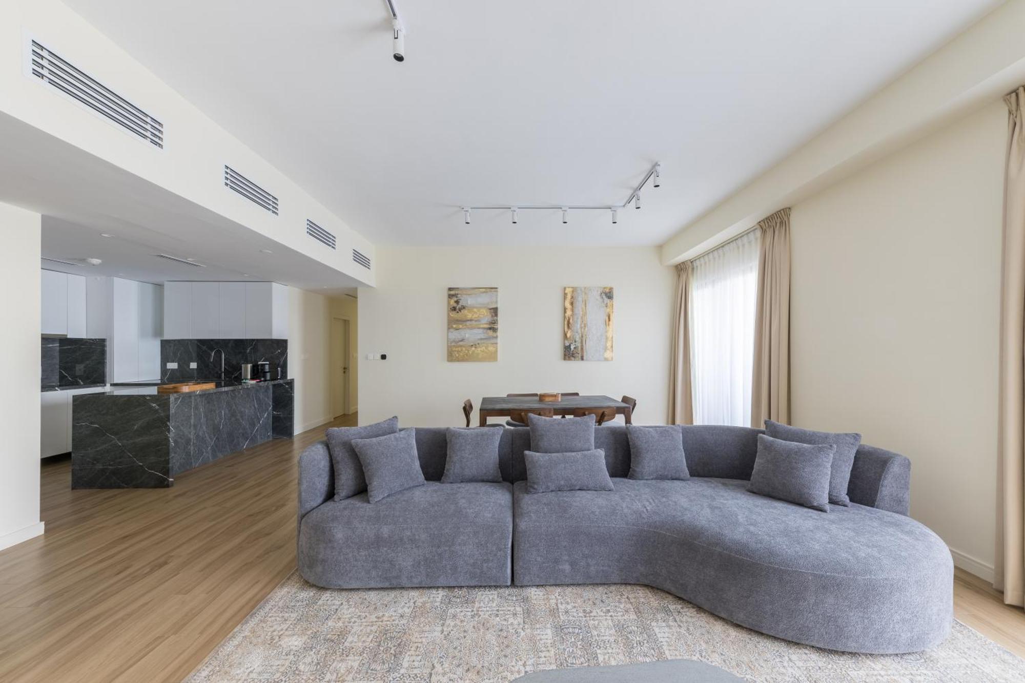 Luxury Living On The Floor Full Marina View Apartment *