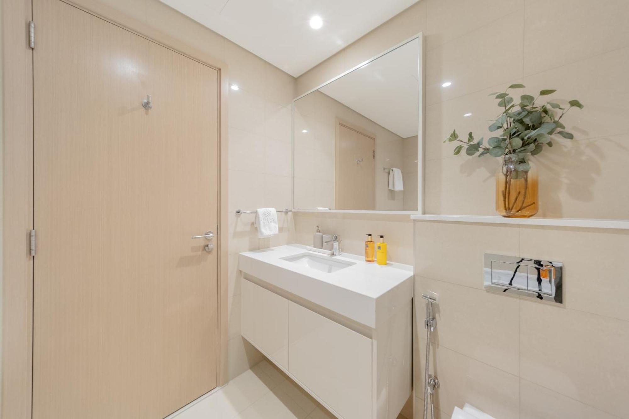 Apartment Eden's Homes & - Burj Royale
