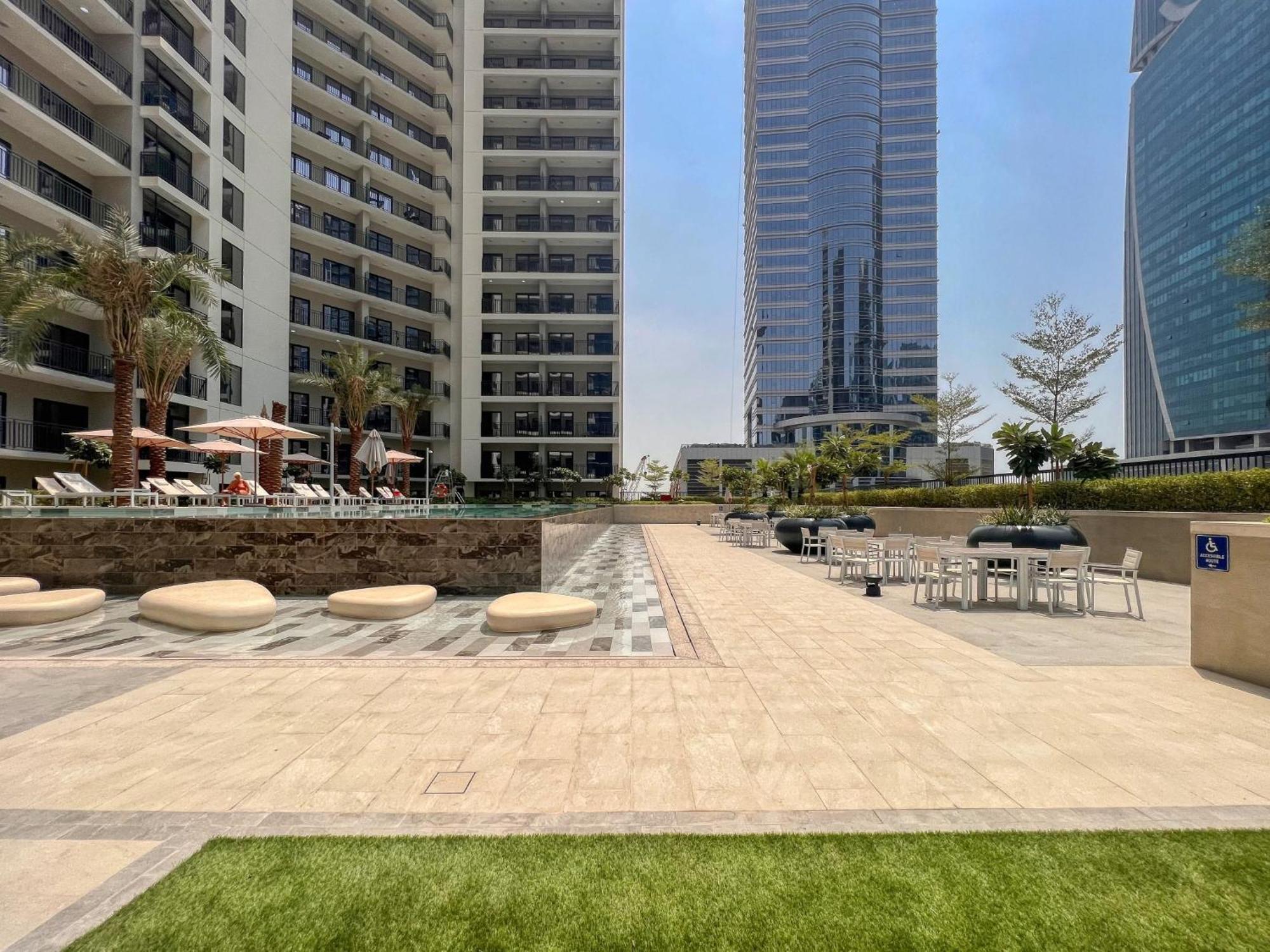 The Smart Concierge - Zada Tower Apartment Dubai