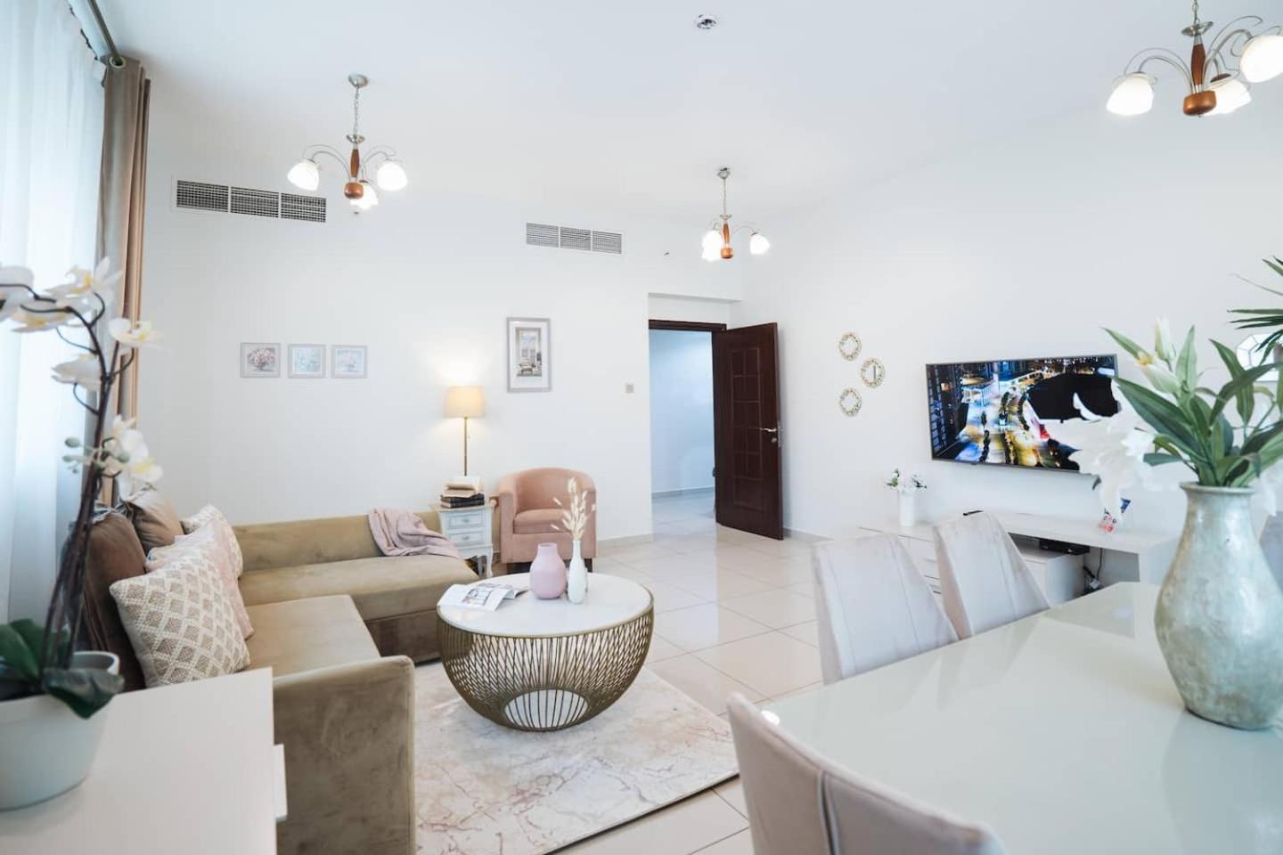 Charming Warm With Amazing Views Of The Apartment