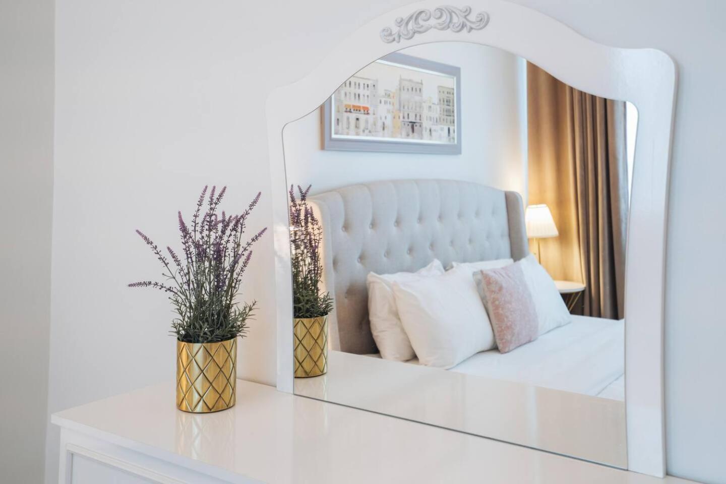 Apartment Charming Warm With Amazing Views Of The *