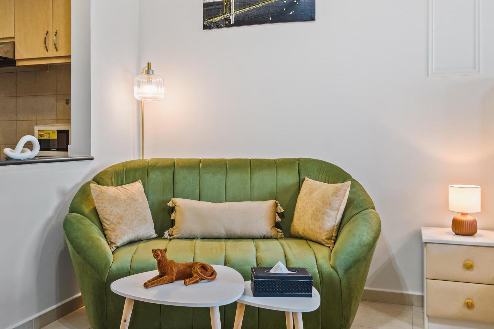 Elegant Living In Discovery Gardens *