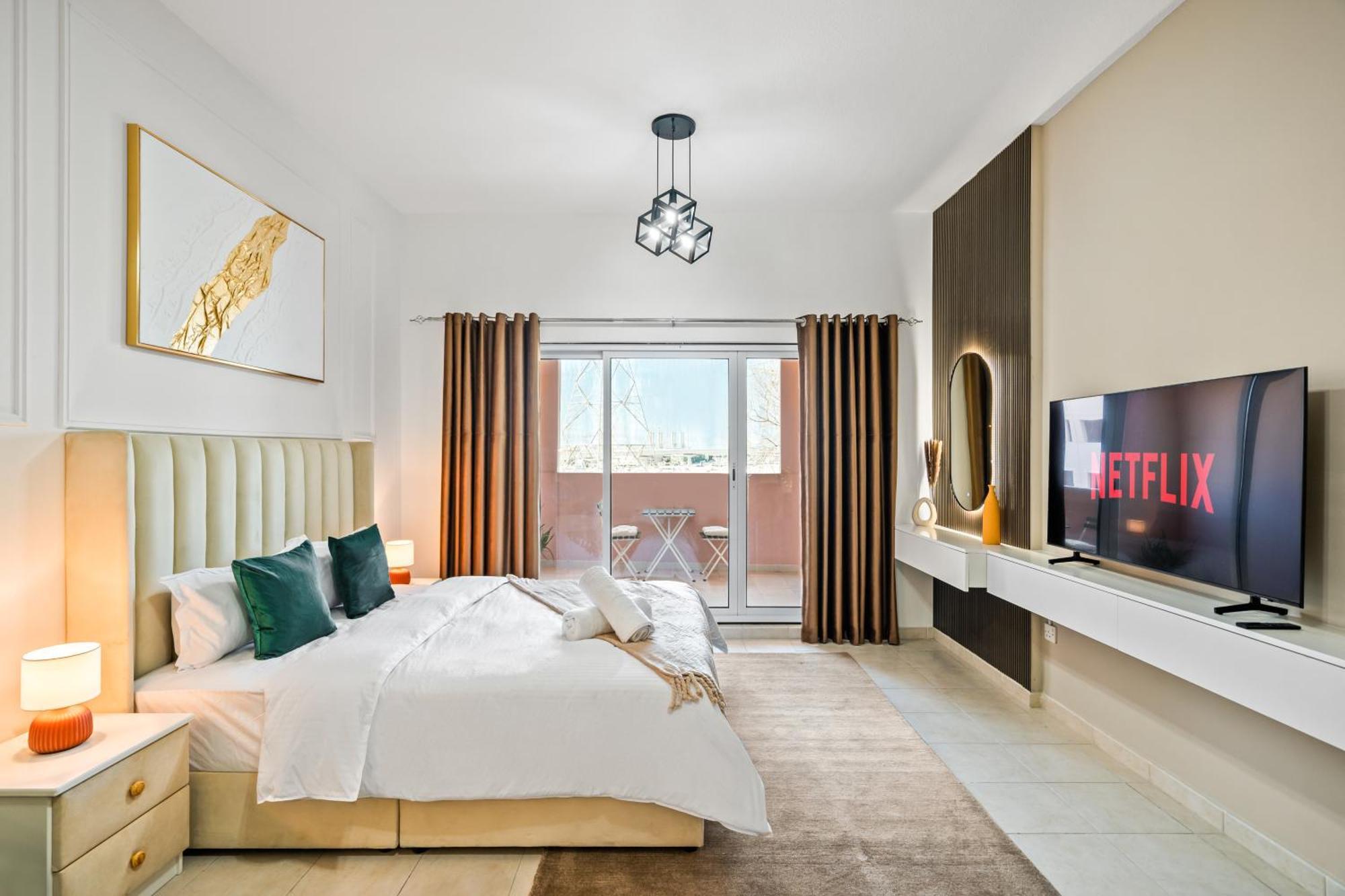 Elegant Living In Discovery Gardens *