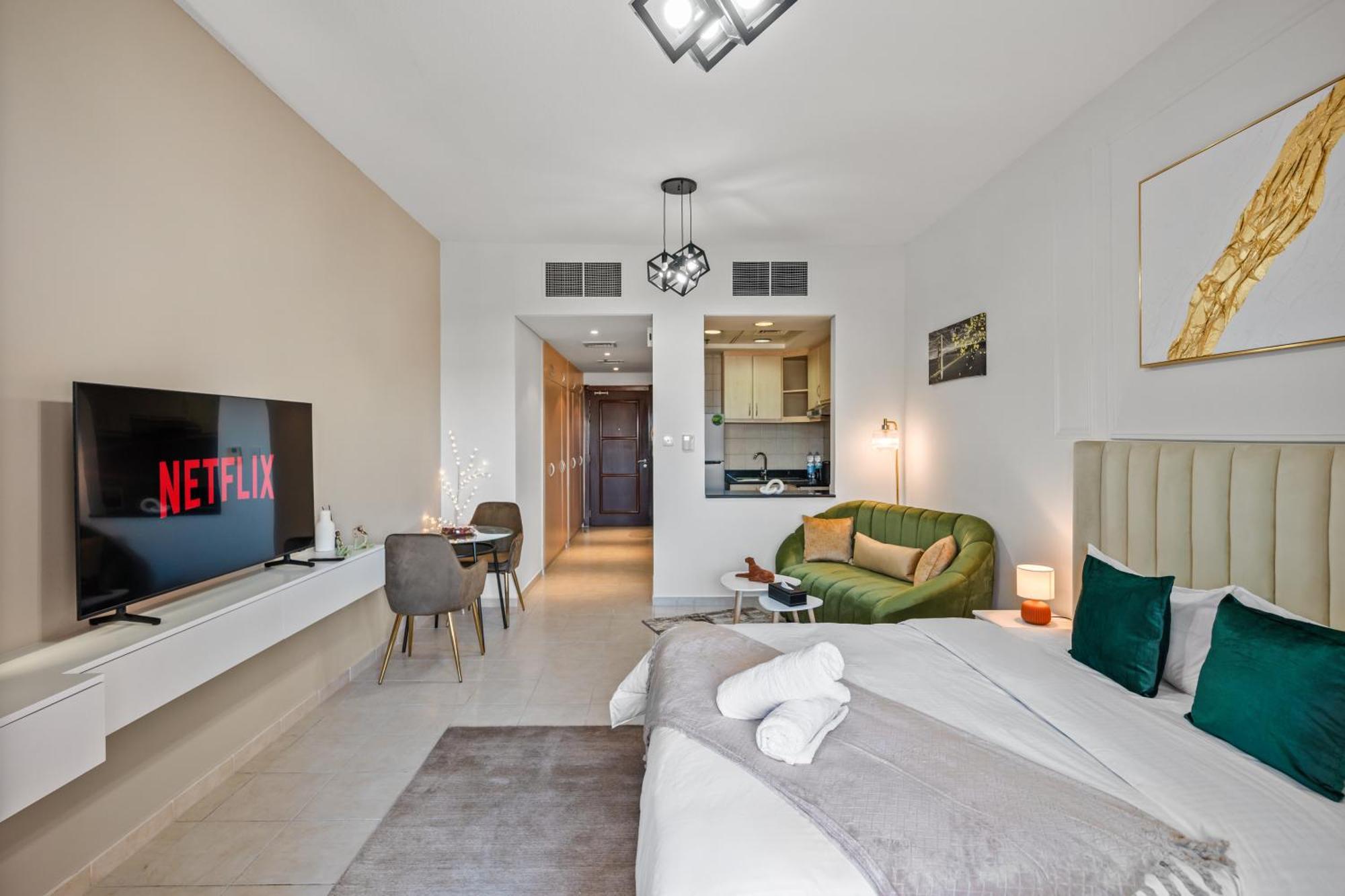 Elegant Living In Discovery Gardens Apartment Dubai
