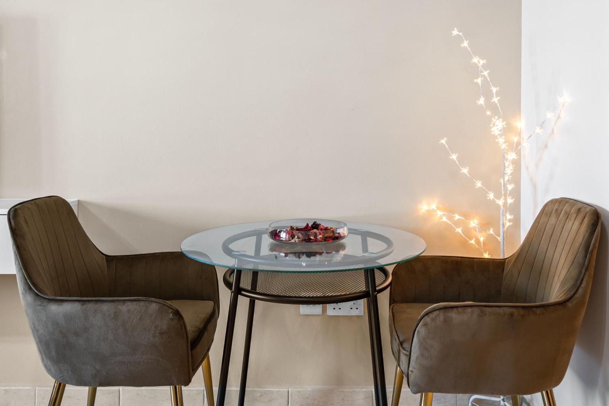 Apartment Elegant Living In Discovery Gardens Dubai