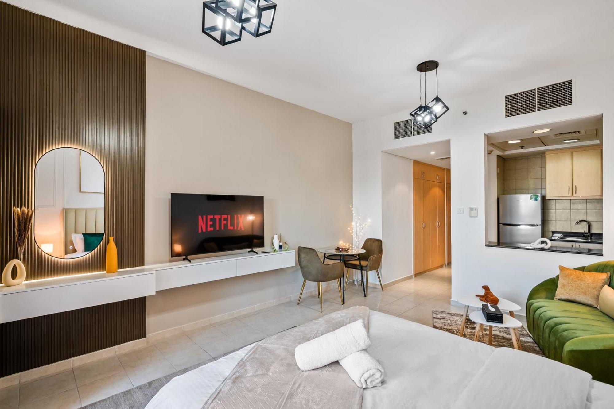 Apartment Elegant Living In Discovery Gardens Dubai