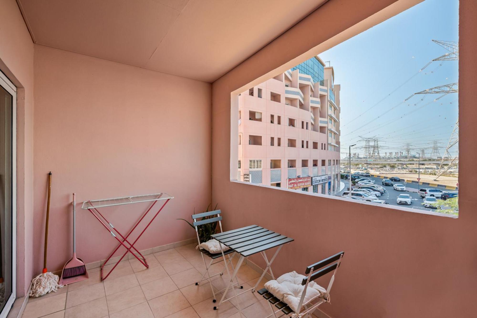 Elegant Living In Discovery Gardens Apartment Dubai