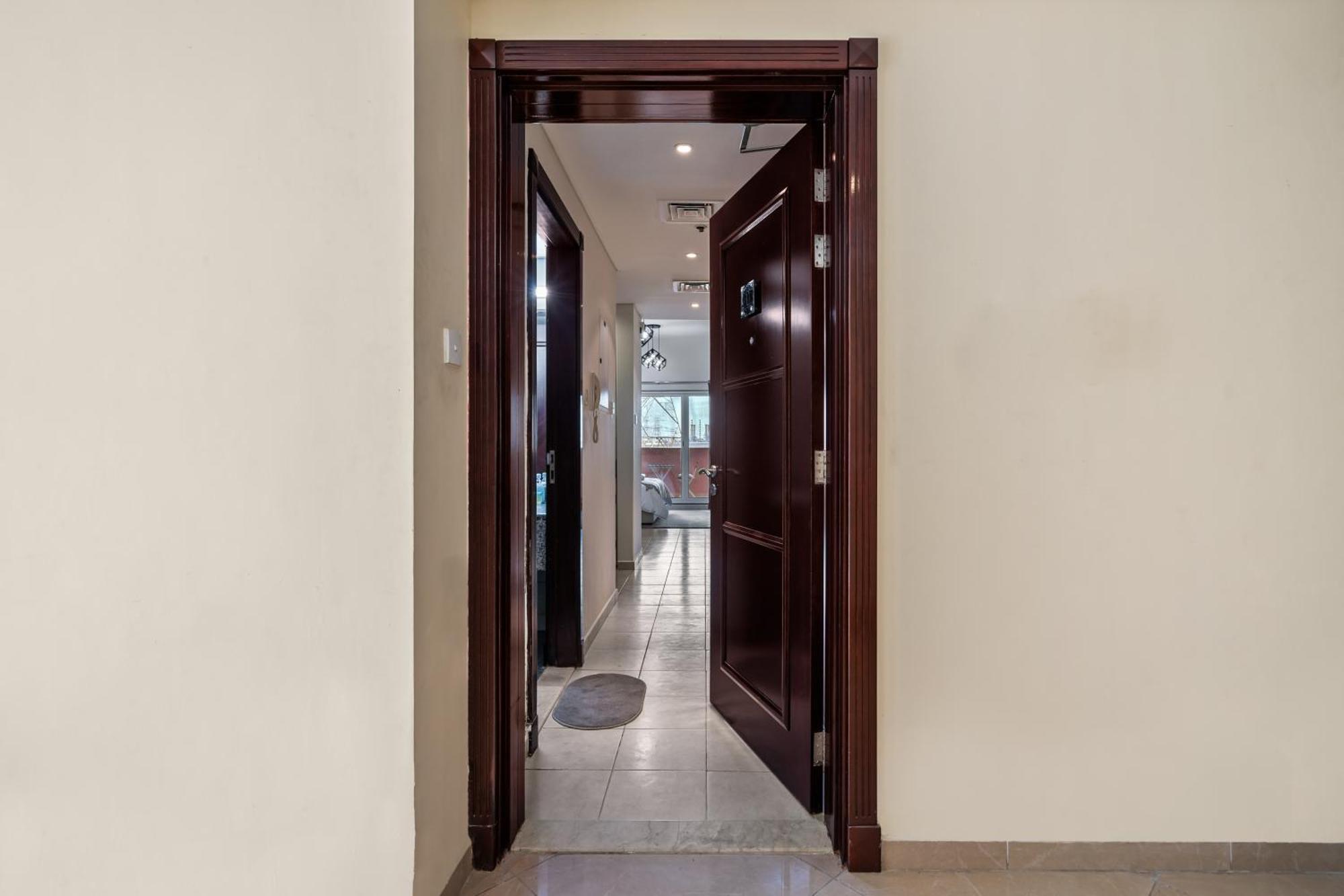 Apartment Elegant Living In Discovery Gardens *