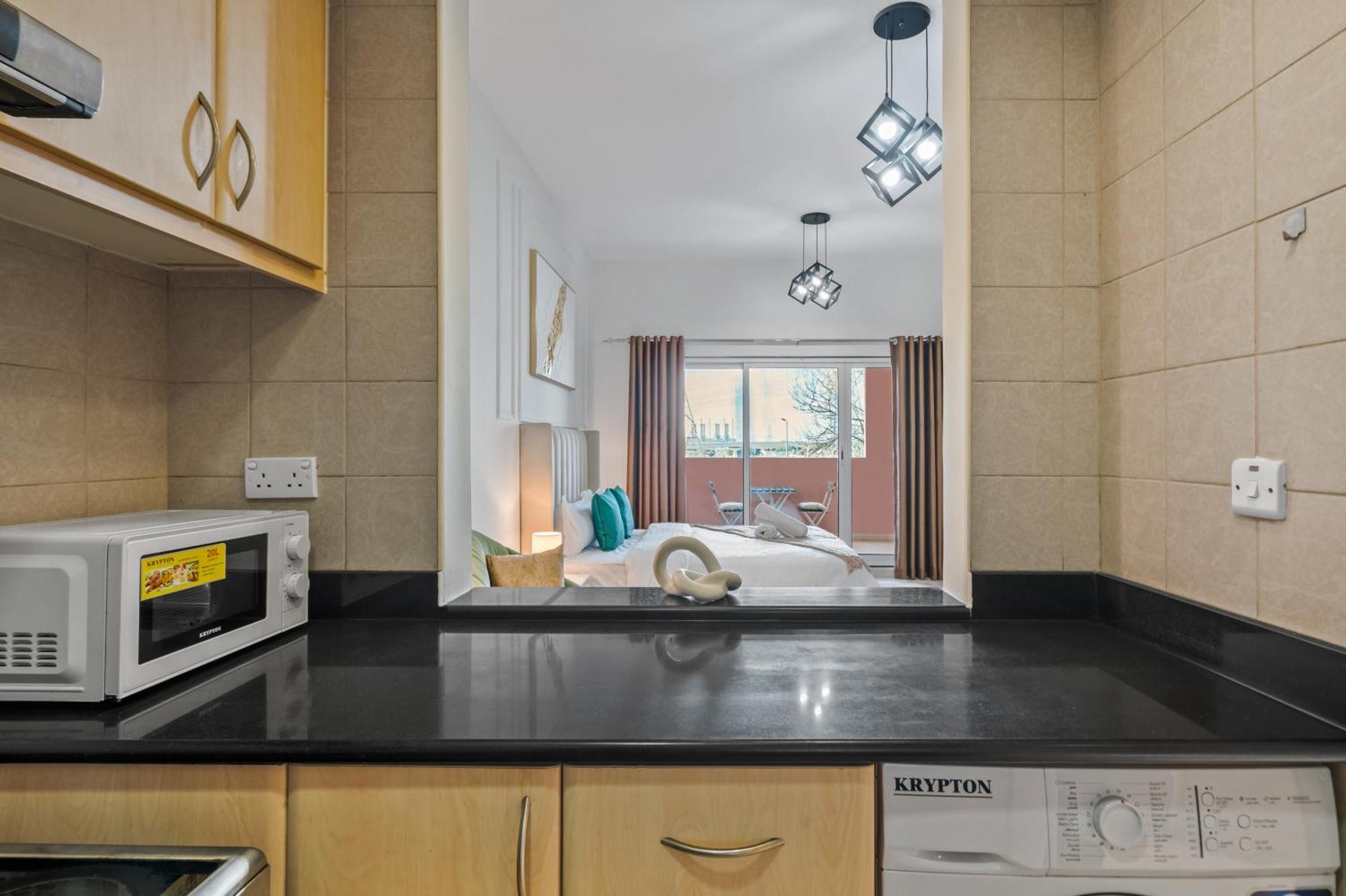 Apartment Elegant Living In Discovery Gardens *