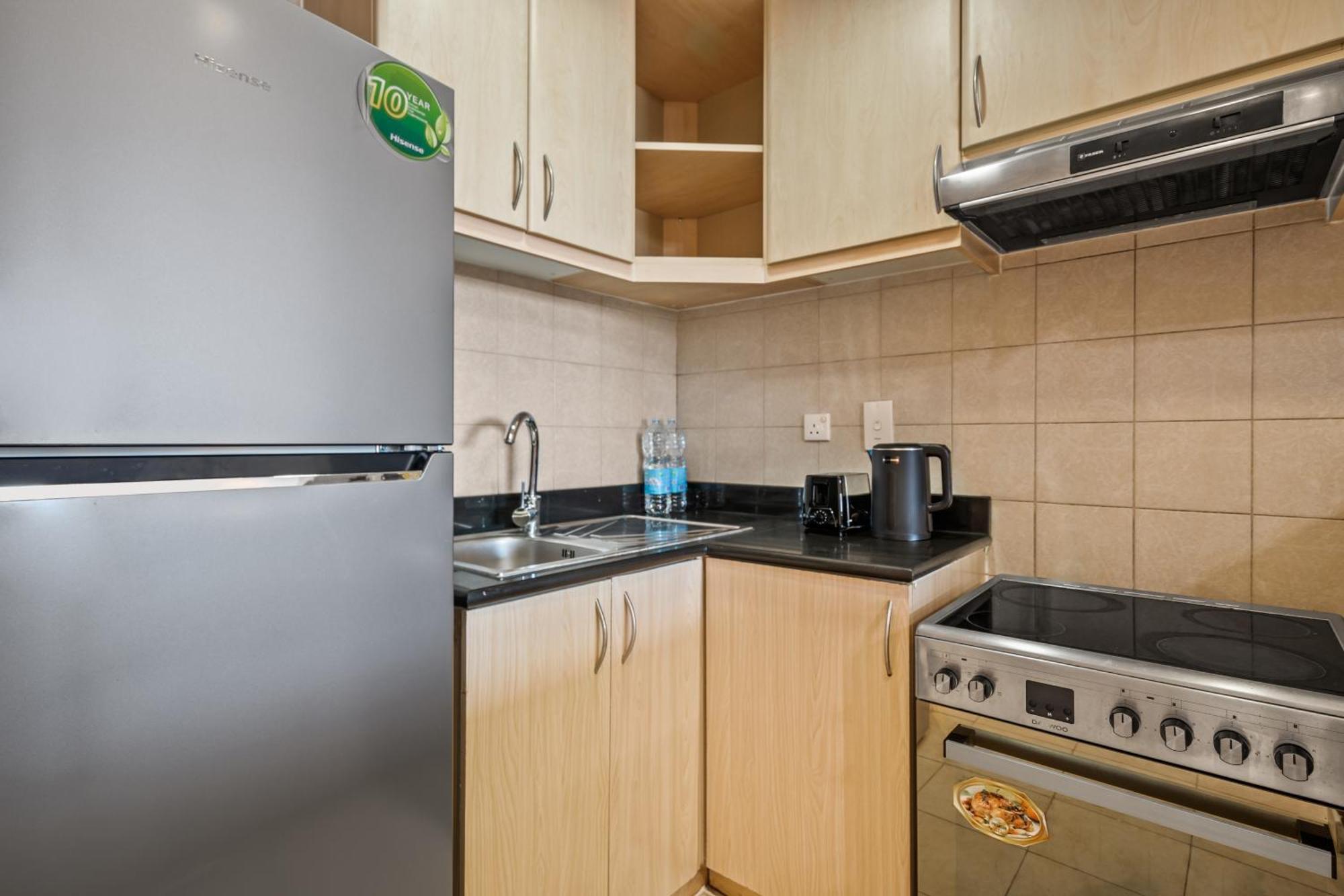 Elegant Living In Discovery Gardens Apartment *