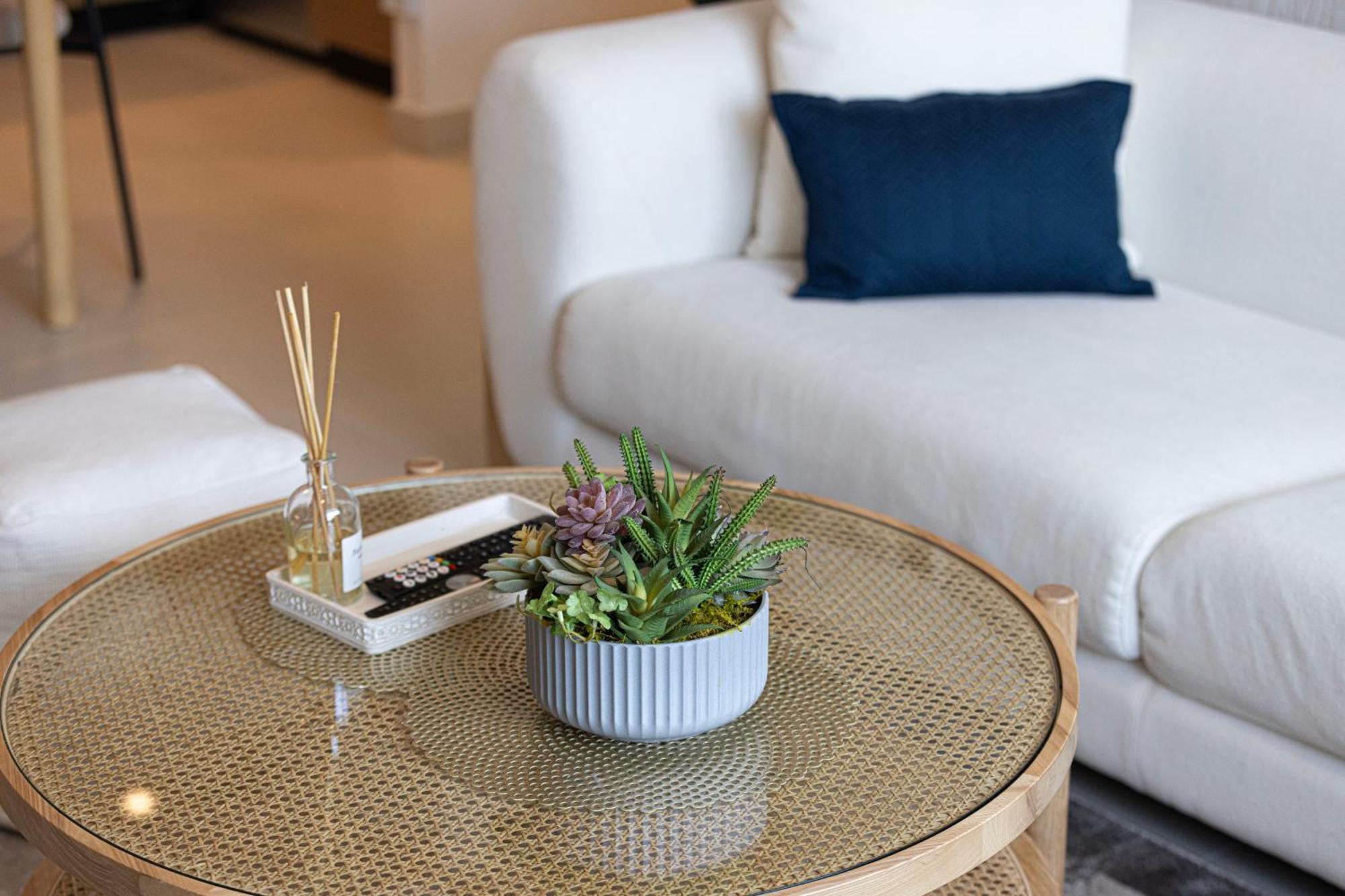 Burj Crown - Sky High, Downtown Ocean View, Opposite Mall Apartment Dubai