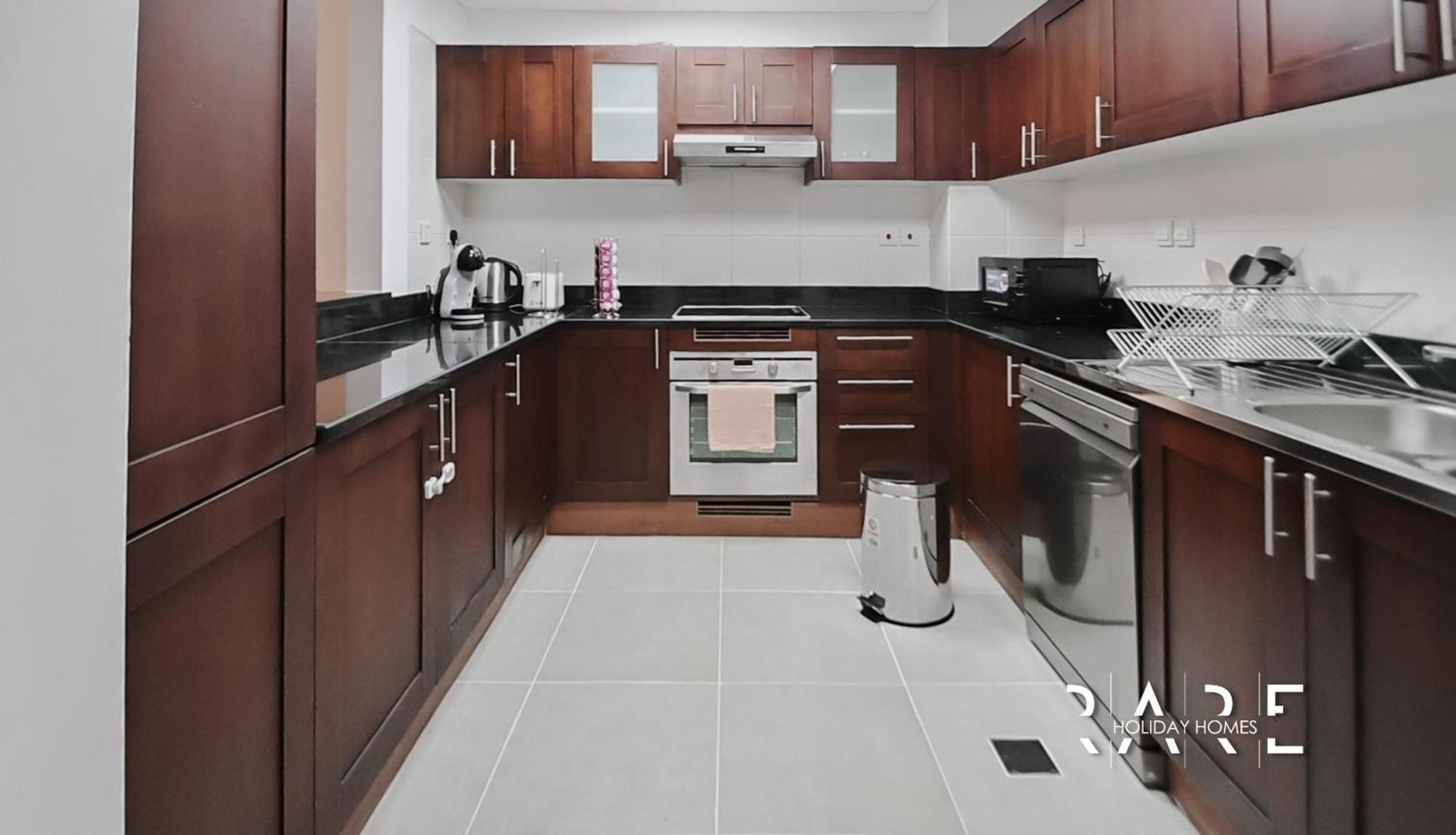 Apartment Green Lakes Tower: Jumeirah Lake Towers With Marina Views Dubai