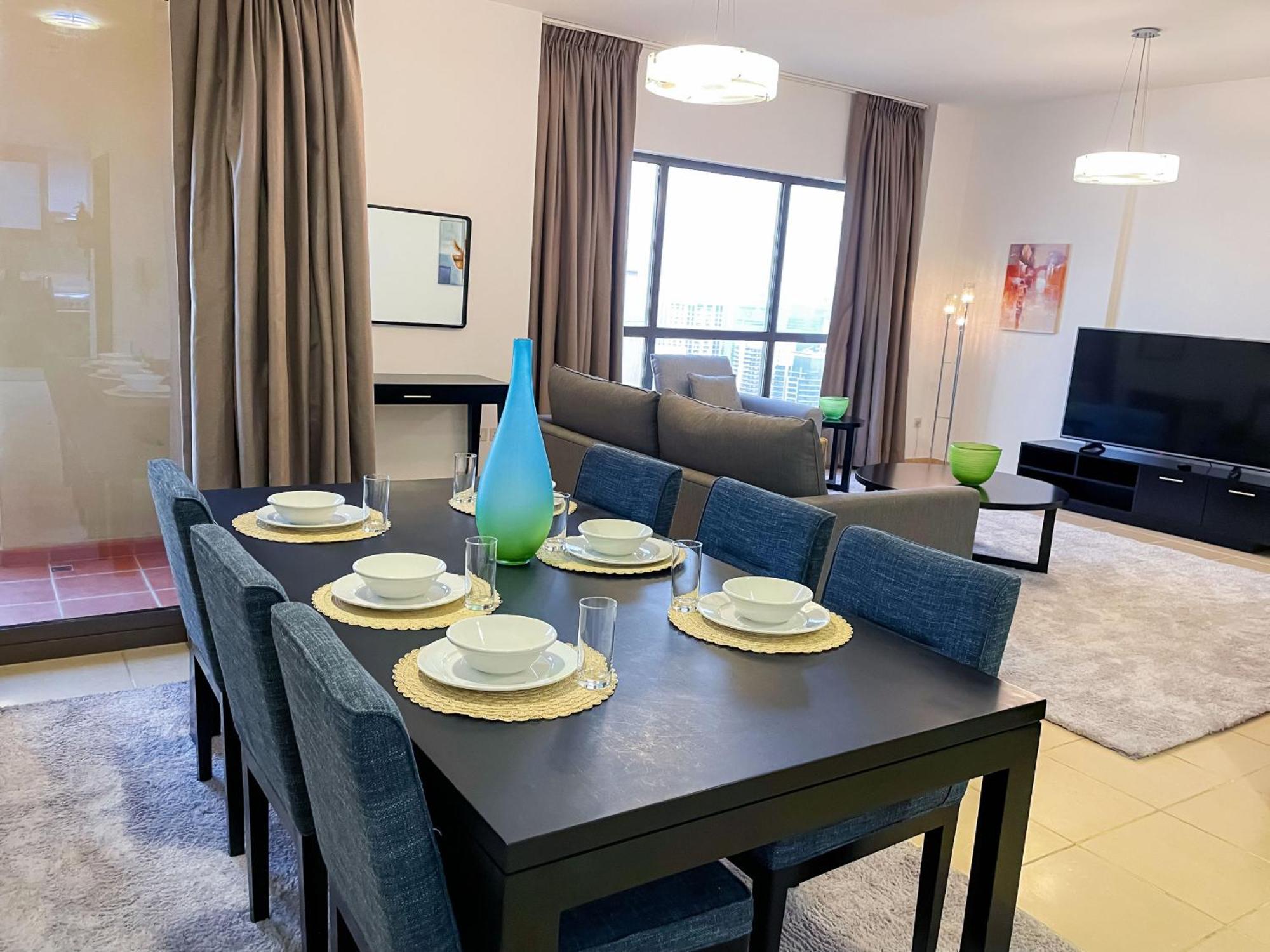 Stunning Sea And Marina View Apartment