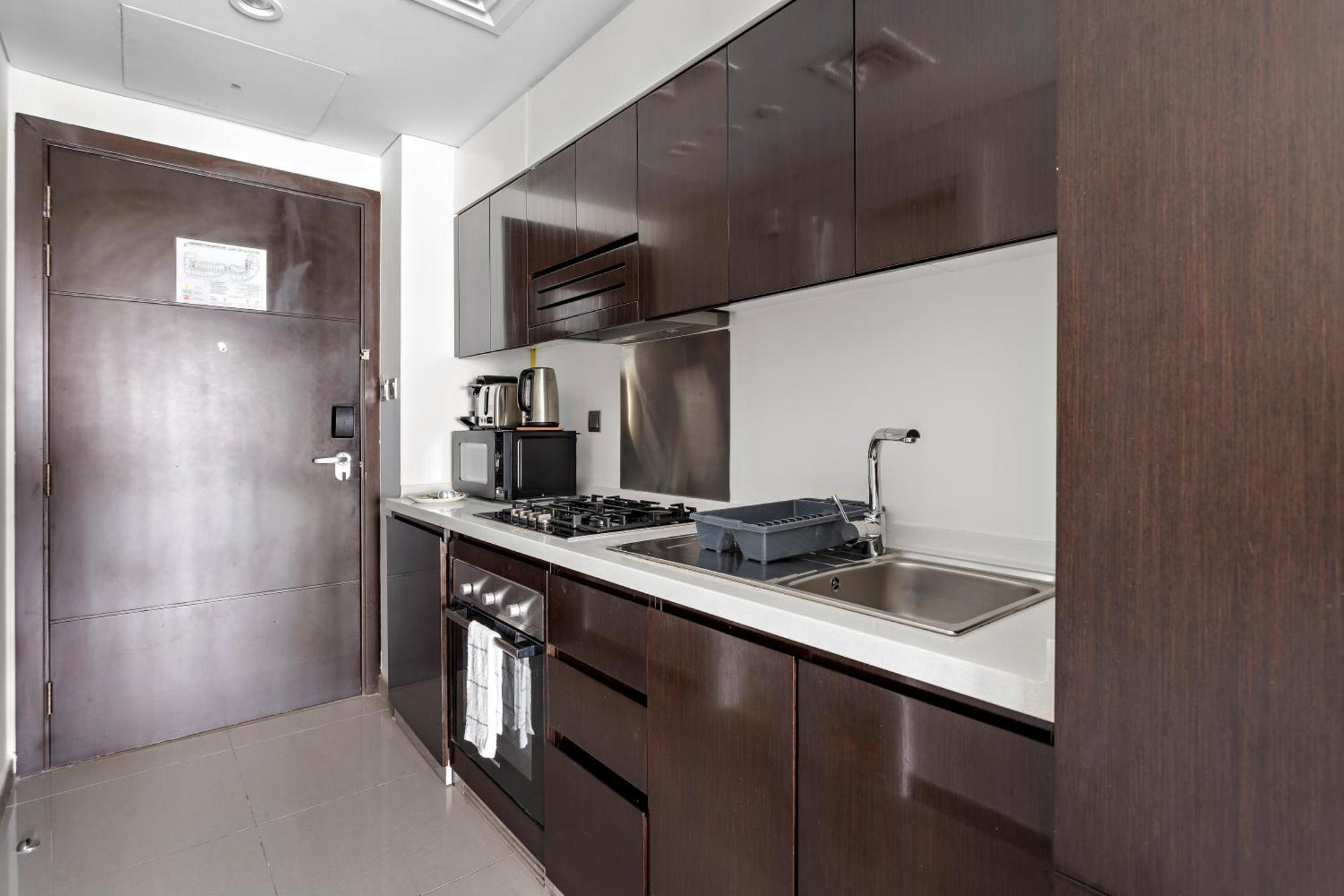 Spacious In Business Bay *