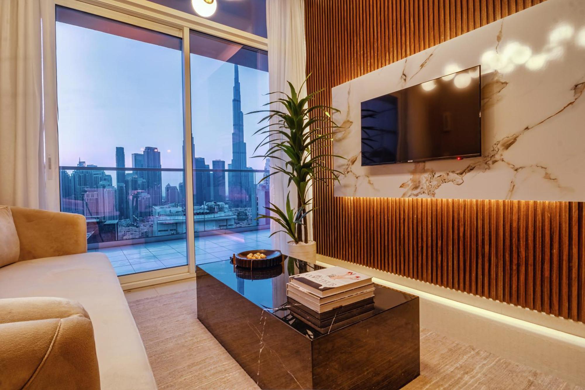 Luxury Floor With Full Burj Khalifa View Apartment *
