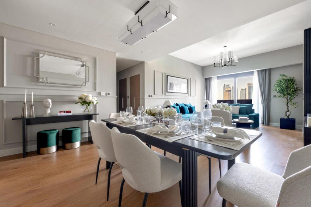 Magnificent 3 Bedroom With Stunning Burj Khalifa View *