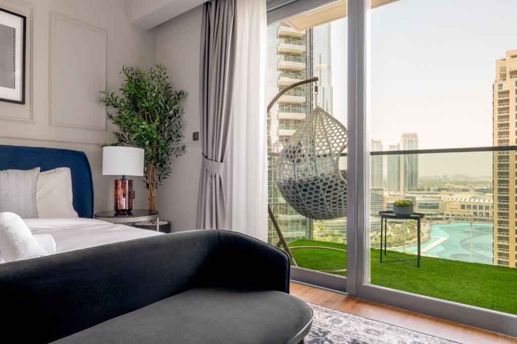 Magnificent 3 Bedroom With Stunning Burj Khalifa View Apartment *