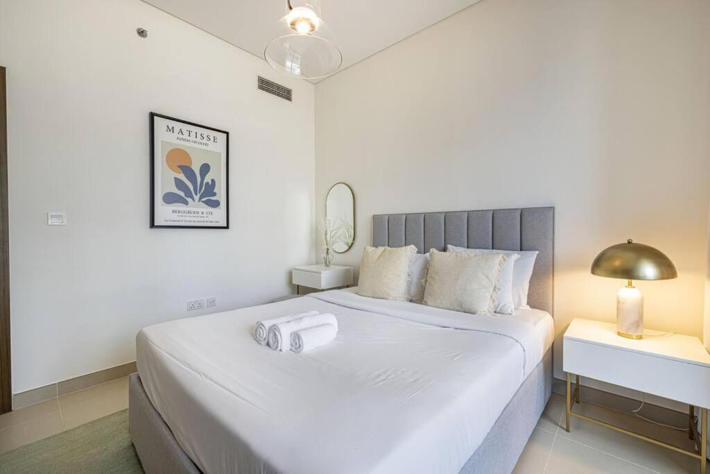 Water Front - Beautiful 1br On Marina Apartment *