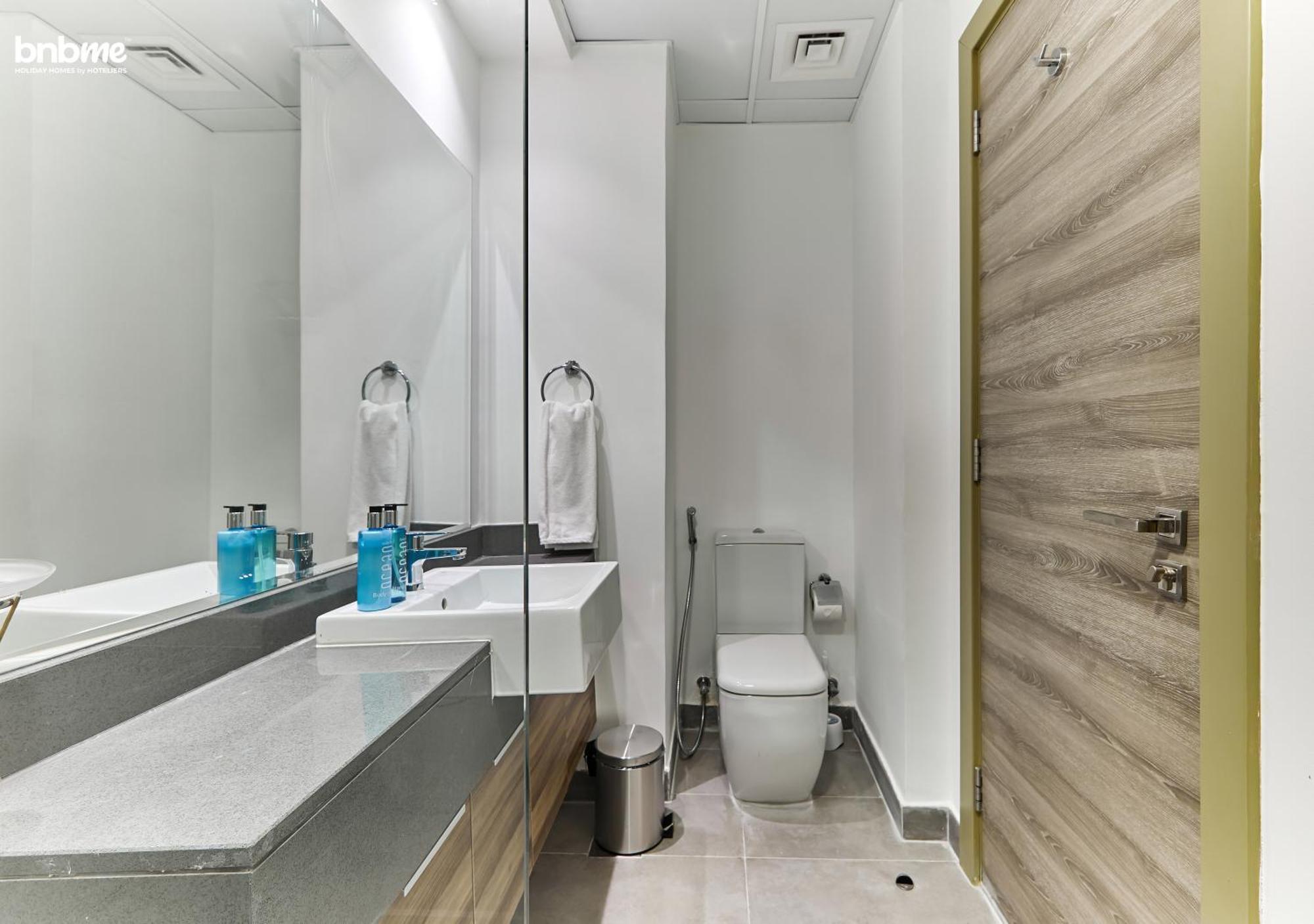 Bnbme - Bloom Heights Jvc Apartment *