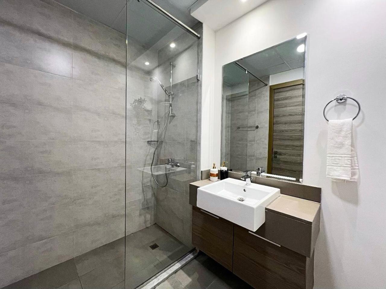 Luxury Romantic With Amazing View Dubai