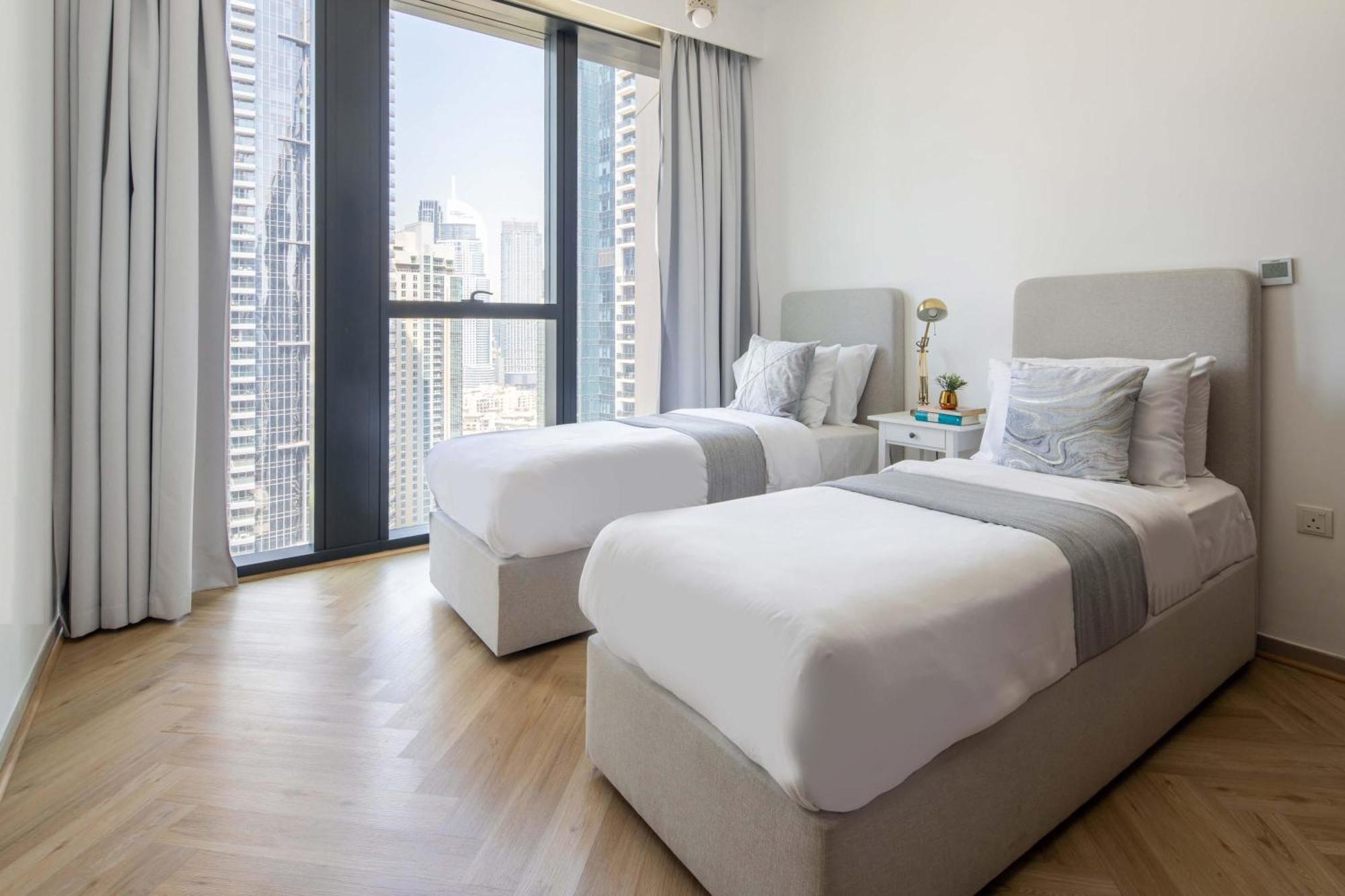 Frank Porter - Boulevard Heights Apartment Dubai