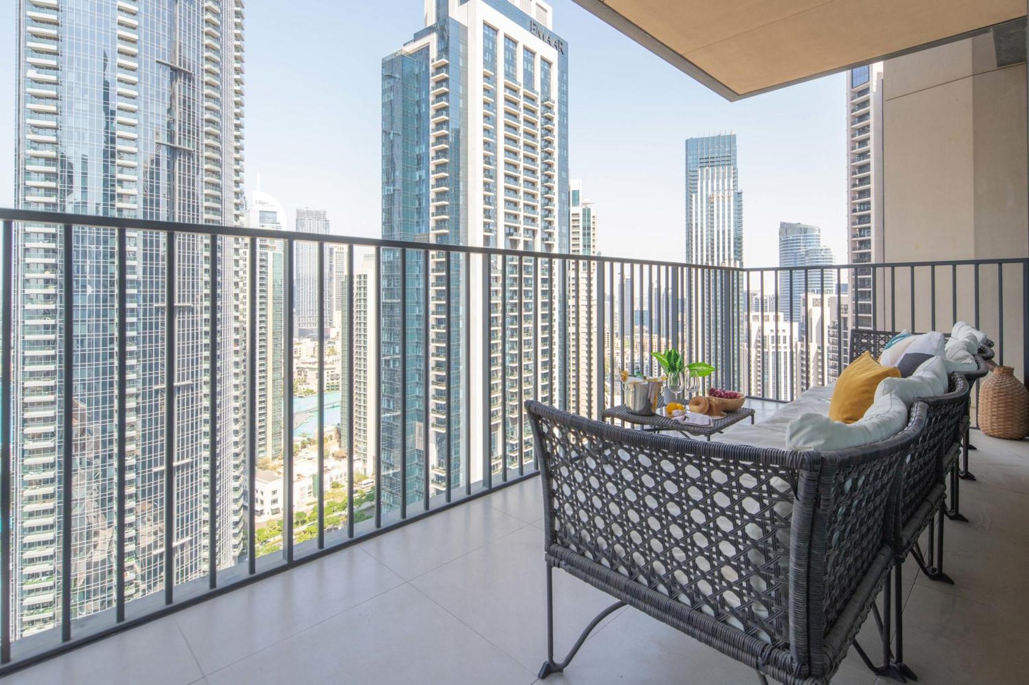 Frank Porter - Boulevard Heights Apartment Dubai