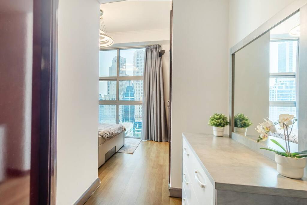 Apartment High Floor Spacious 3br Chic W Amazing Marina View Dubai