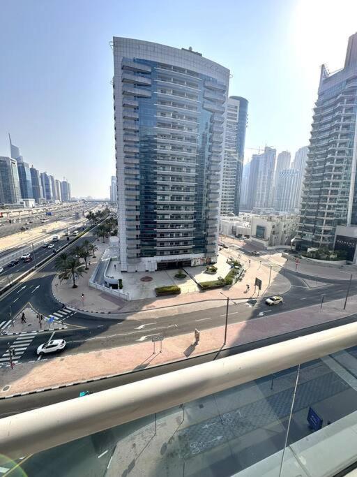 Beauty Of Marina In Our 2br Aptmnt *