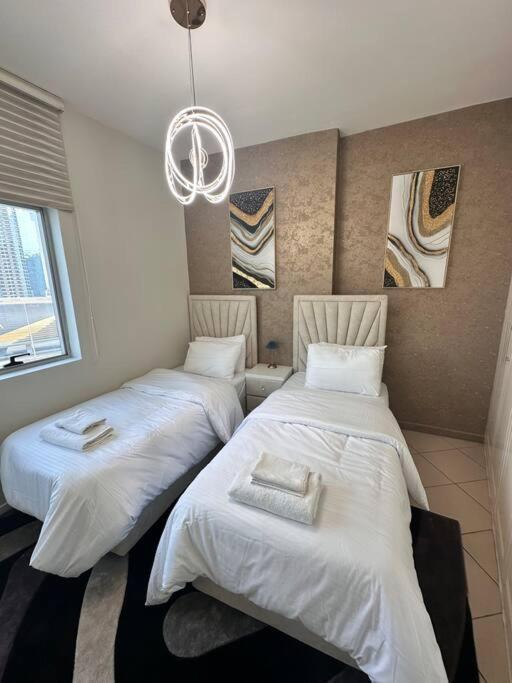 Beauty Of Marina In Our 2br Aptmnt Dubai