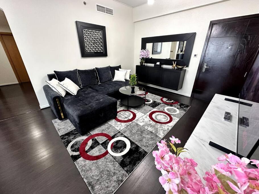Beauty Of Marina In Our 2br Aptmnt *