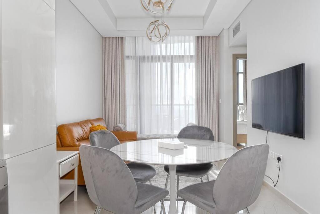 Aykon 2 Bedroom Burj View Apartment *