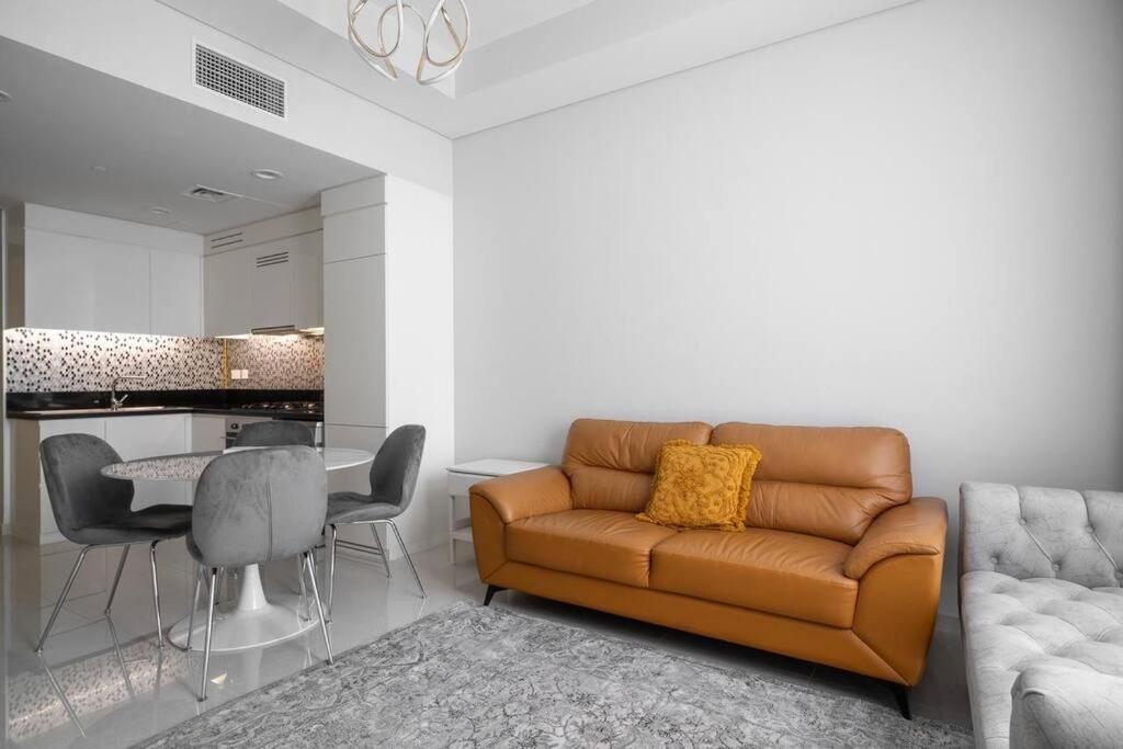 Aykon 2 Bedroom Burj View Apartment *