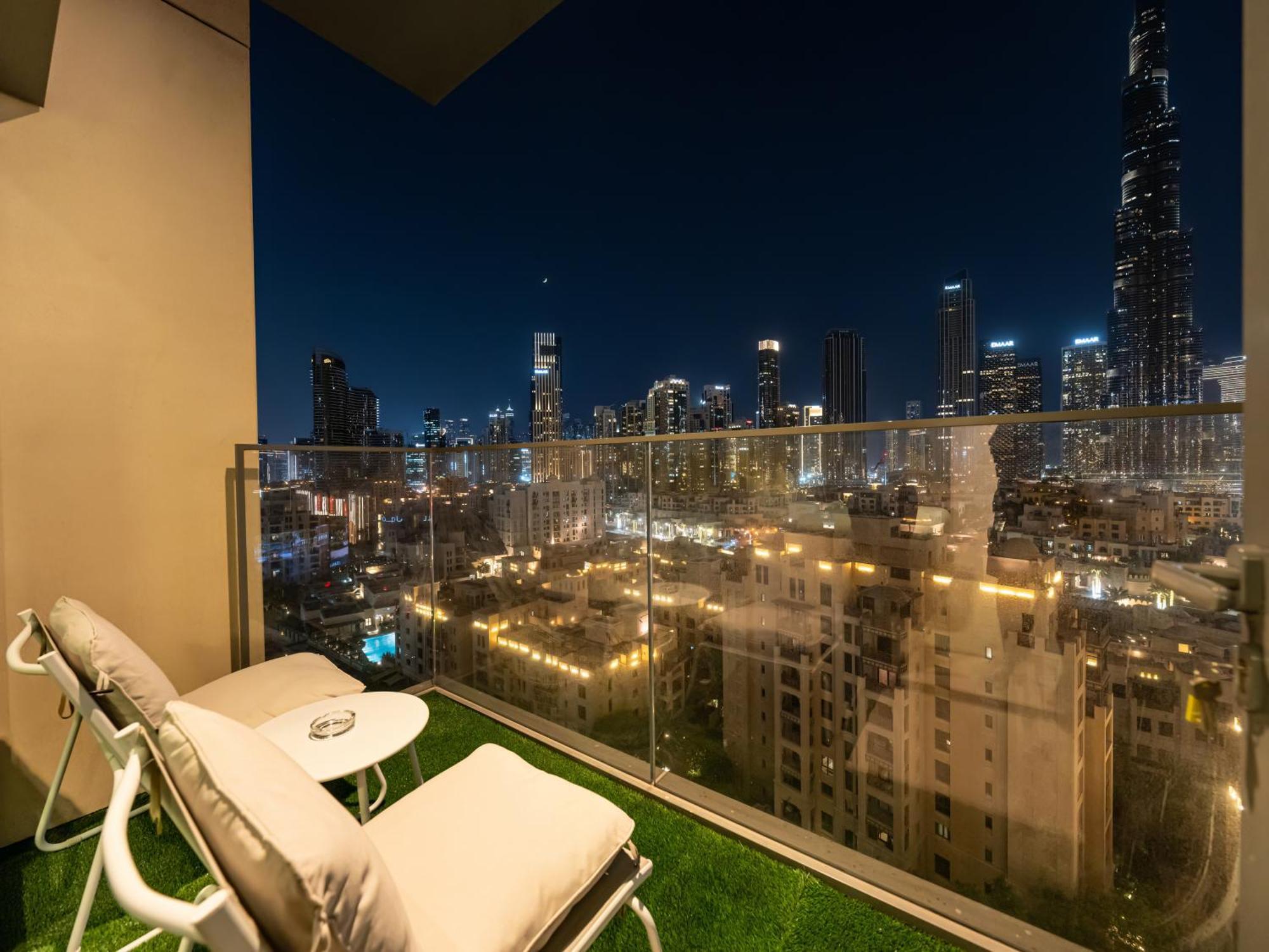 Apartment Burj Khalifa Laser Show & Fountain Show View