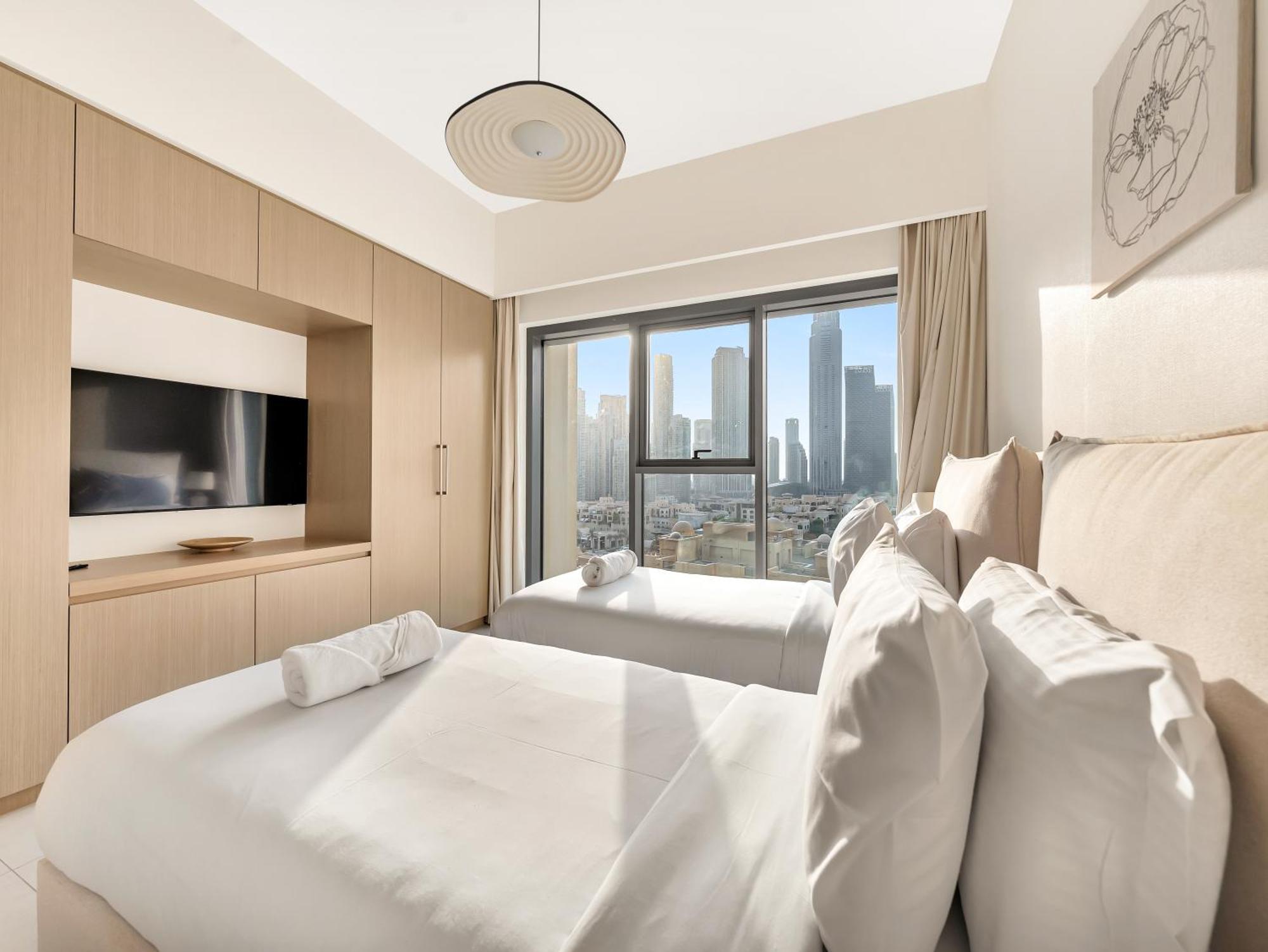 Burj Khalifa Laser Show & Fountain Show View Apartment Dubai