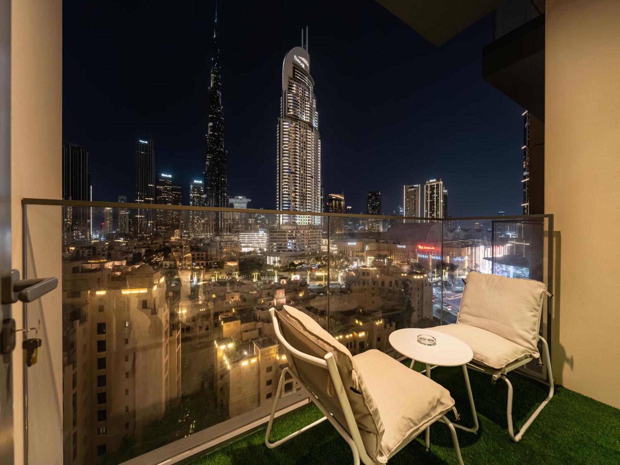 Burj Khalifa Laser Show & Fountain Show View