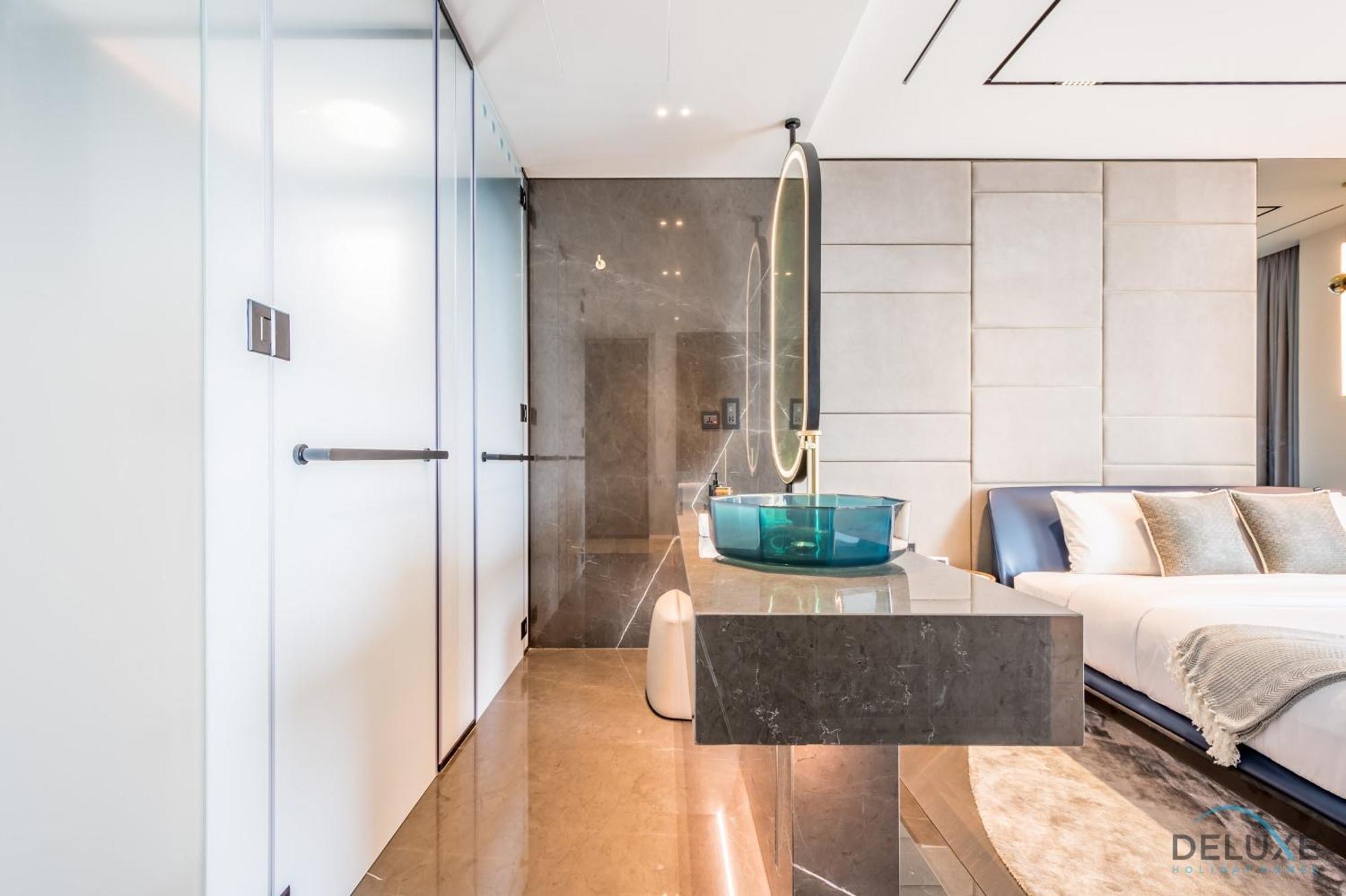 Picturesque 3br With Assistant In The One Jbr By Deluxe Homes Dubai